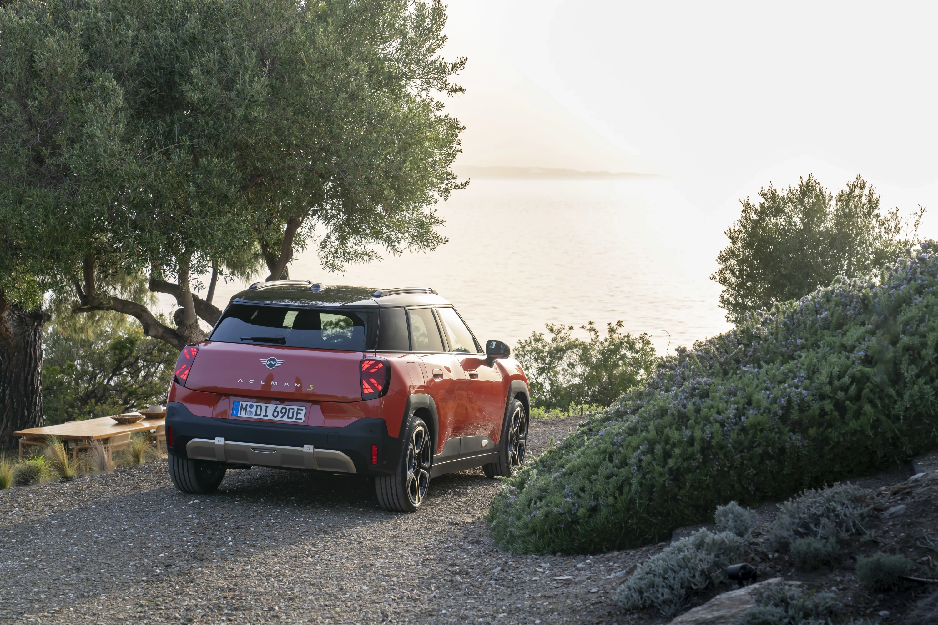 Mini Aceman SE exterior view