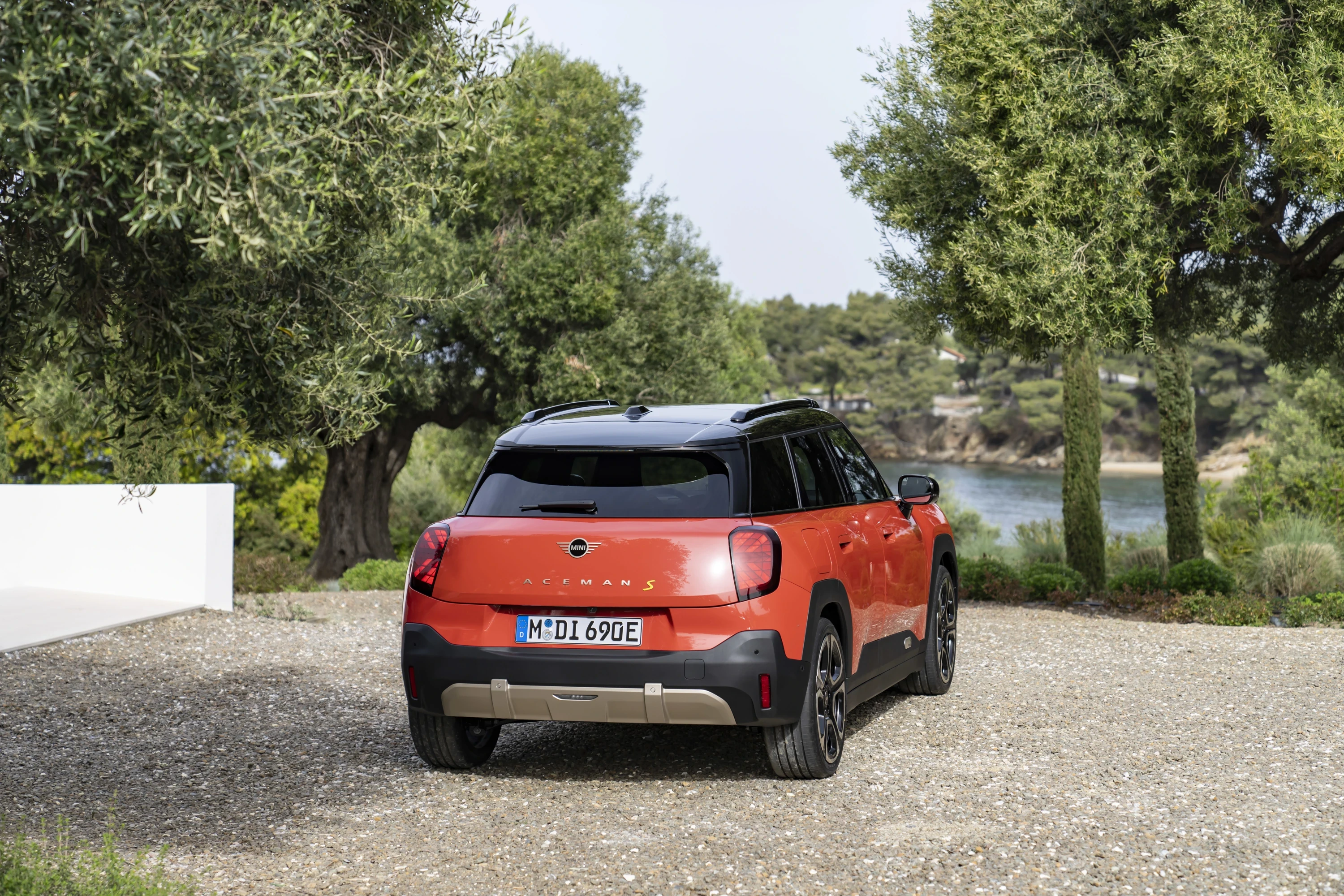 Mini Aceman SE exterior view