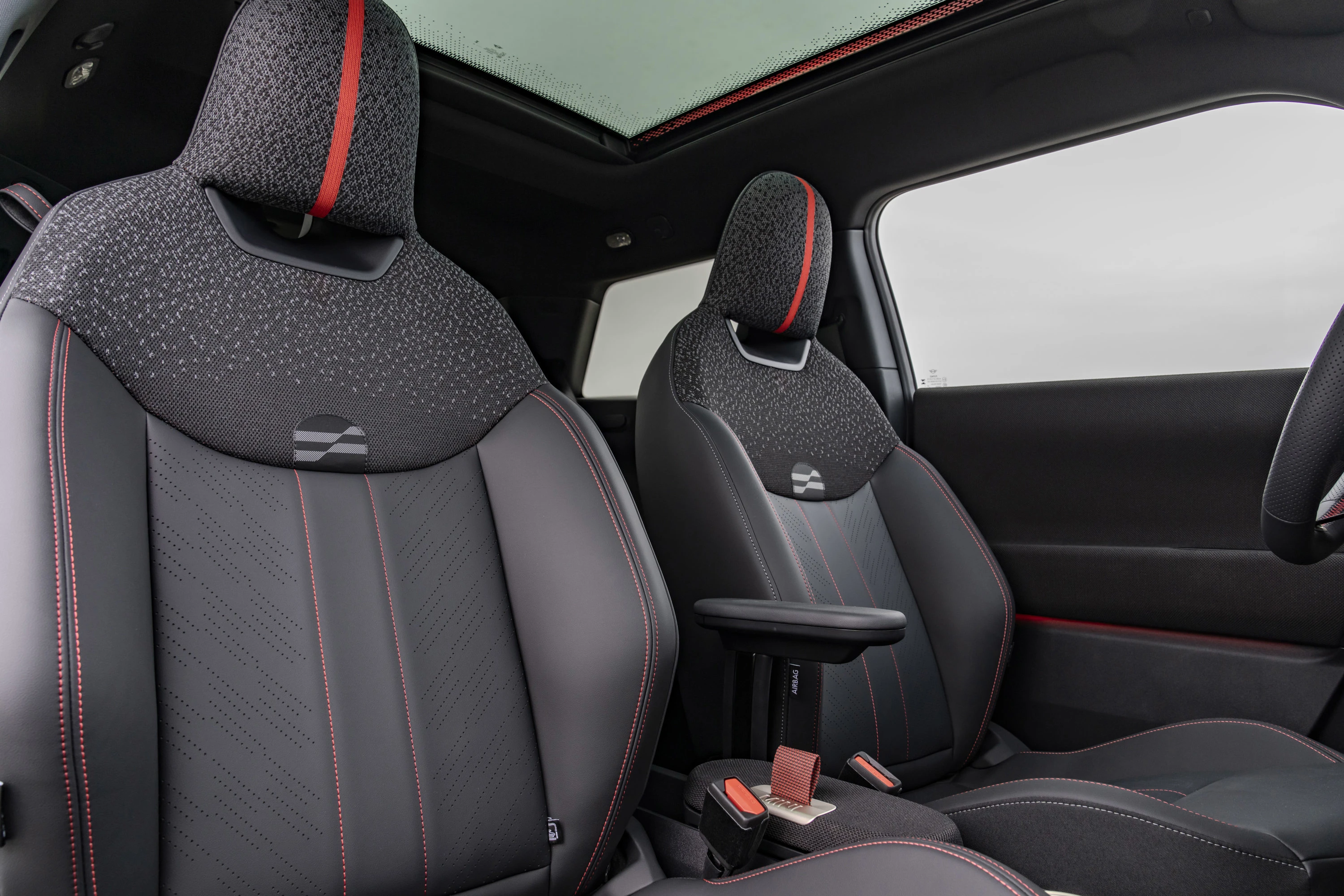 Mini Cooper SE unknown view