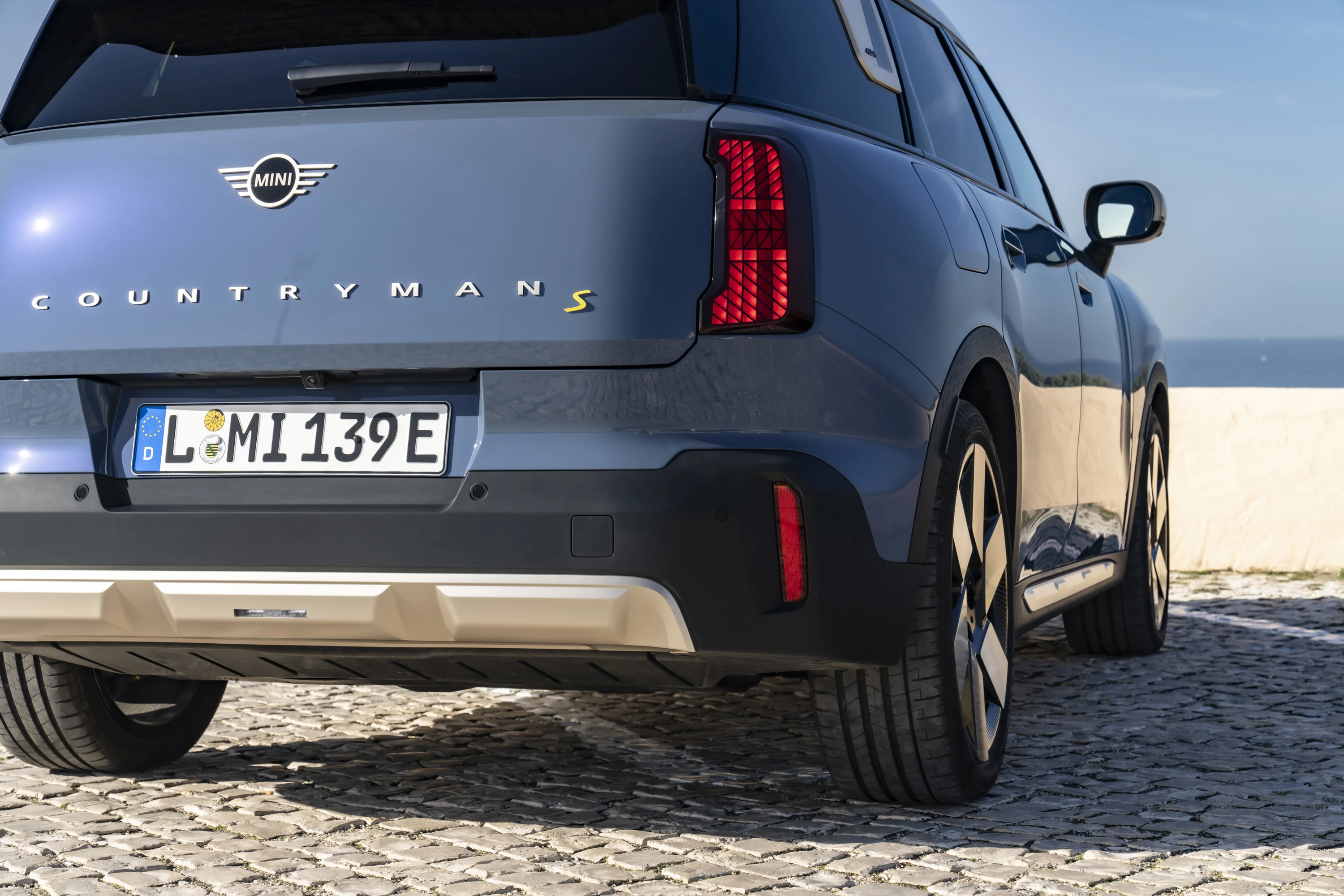 Mini Countryman E rearlights view