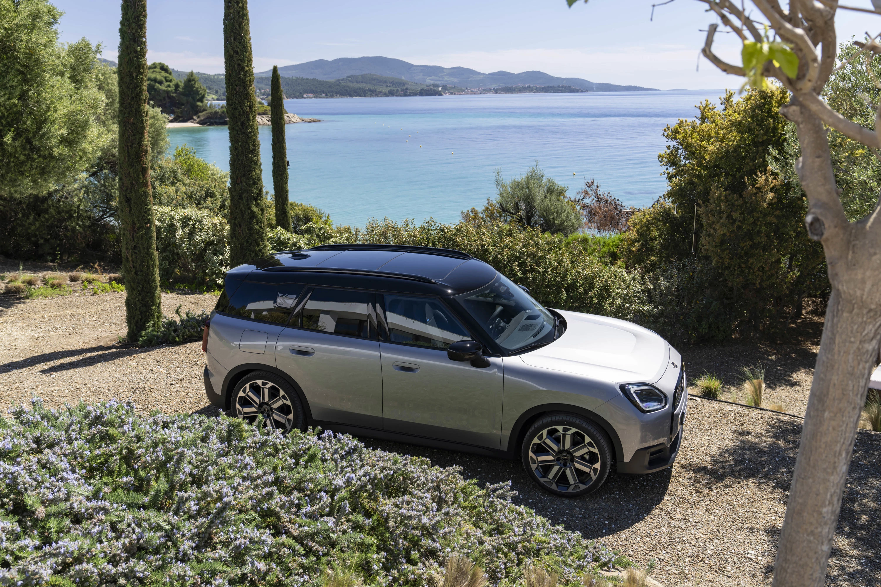 Mini Countryman E exterior view