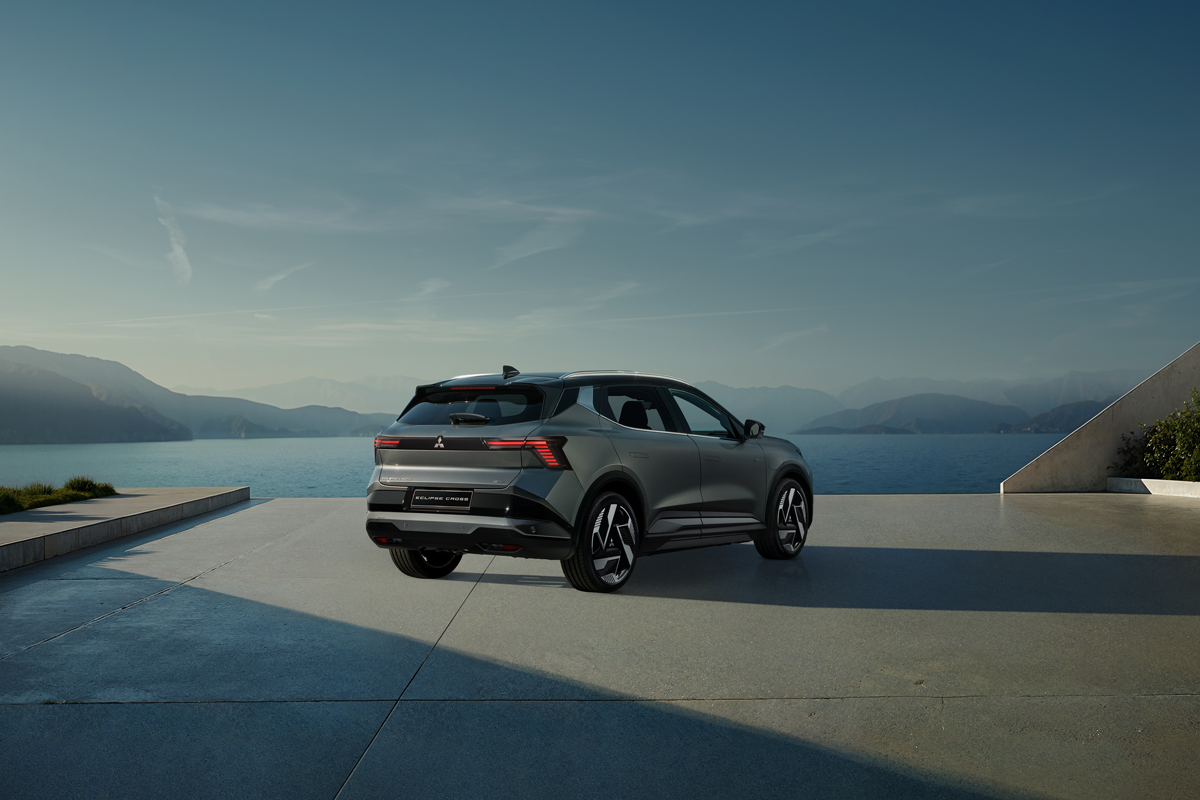 Mitsubishi Eclipse Cross 87 kWh Long Range exterior view