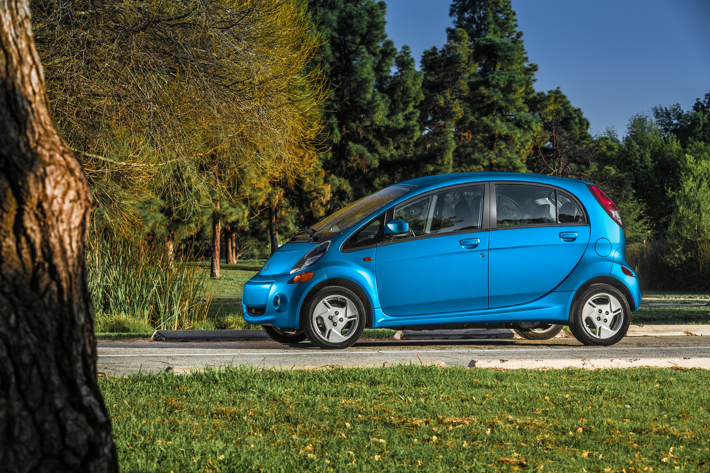 Mitsubishi i-MiEV electric vehicle model