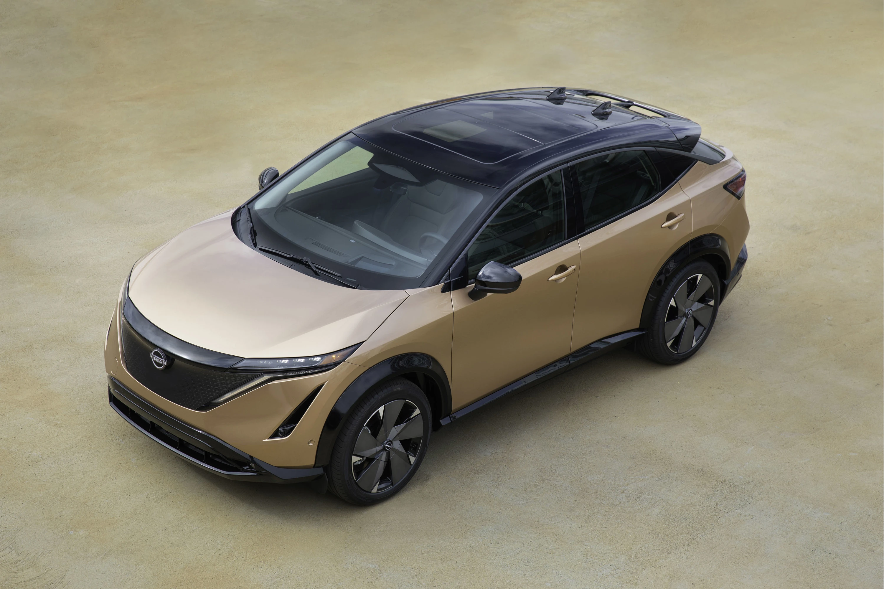 Nissan Ariya 63kWh exterior view