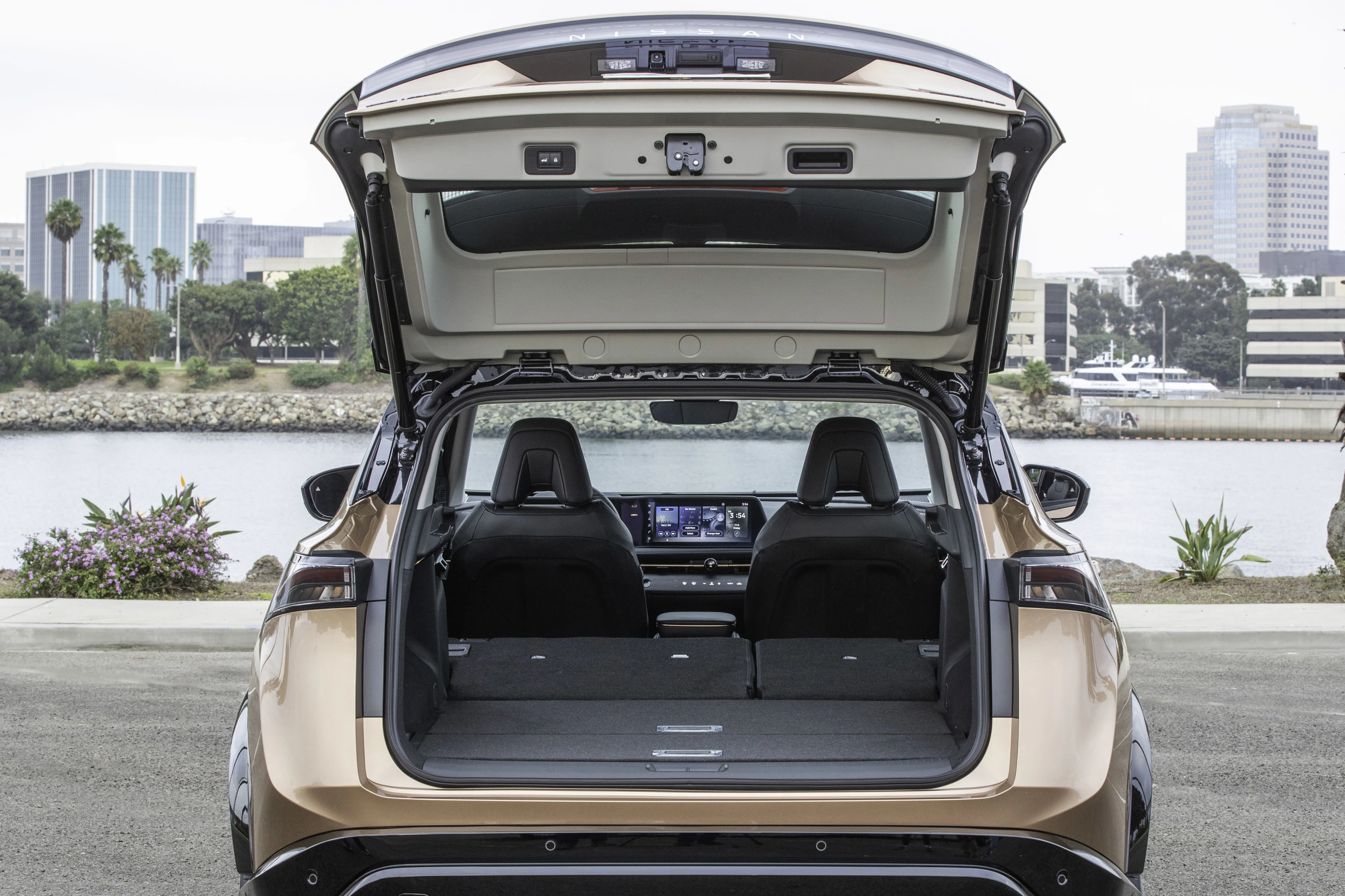 Nissan Ariya 87kWh trunk view