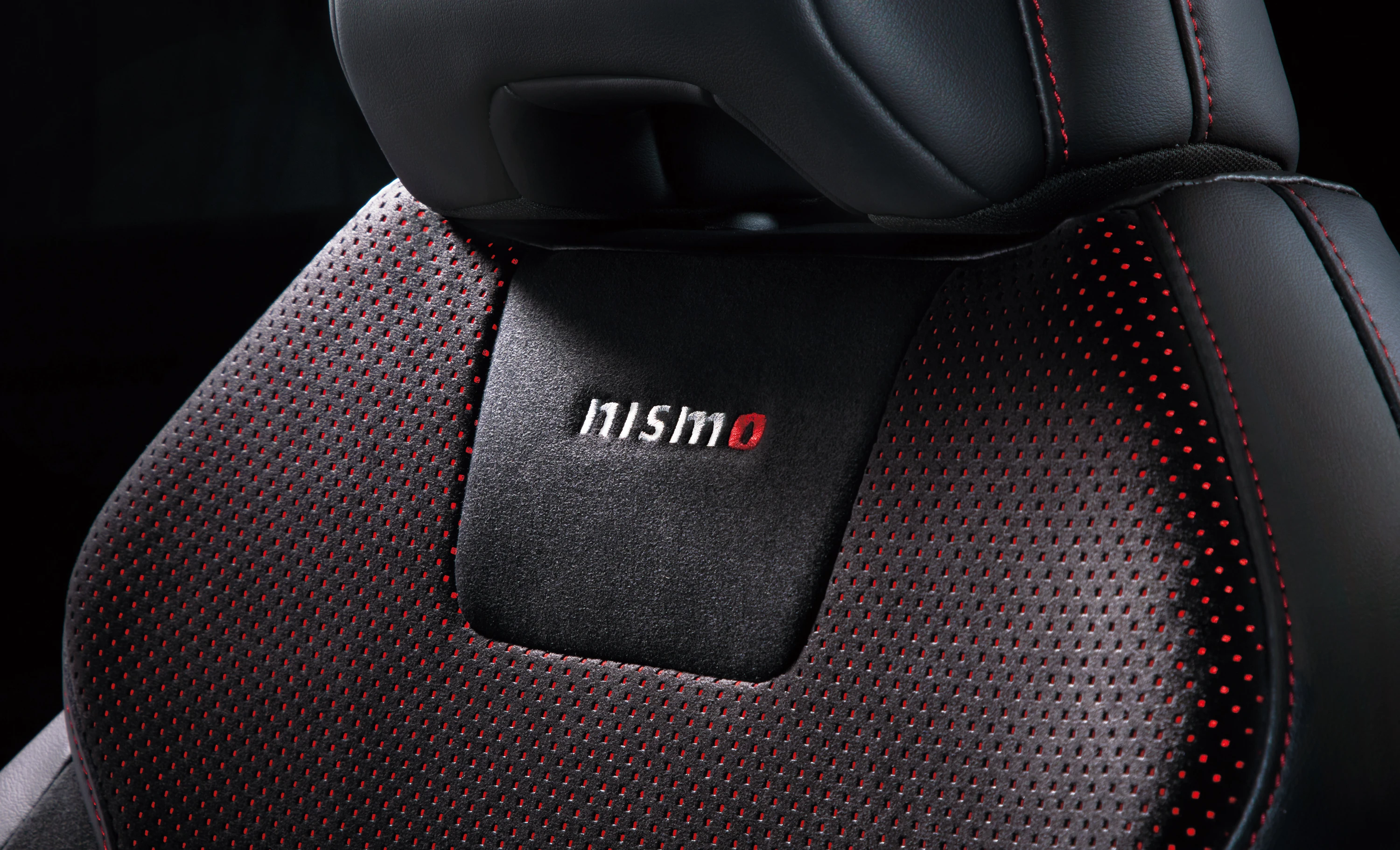 Nissan Ariya NISMO frontseats view