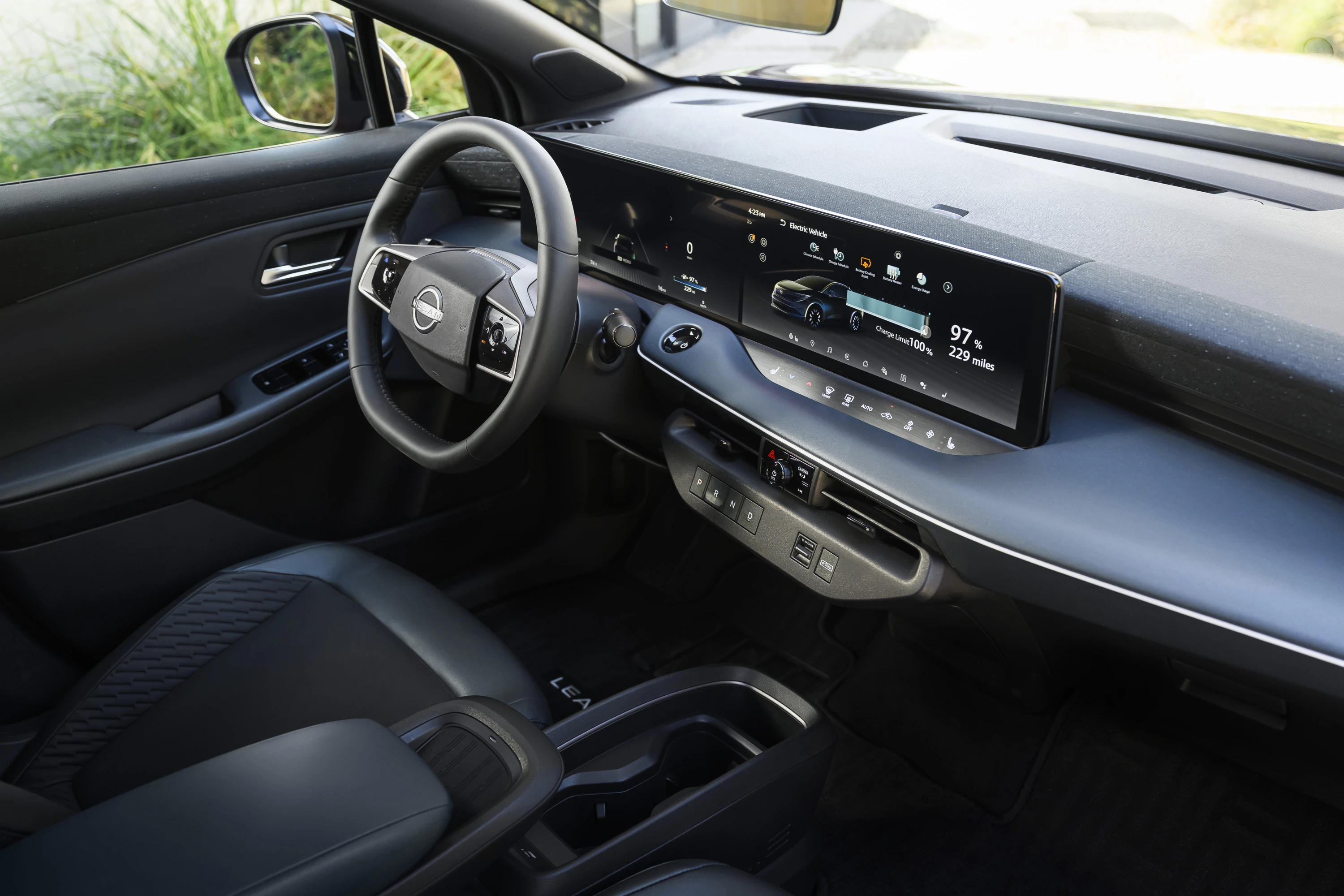 Nissan Leaf Standard Range interior view