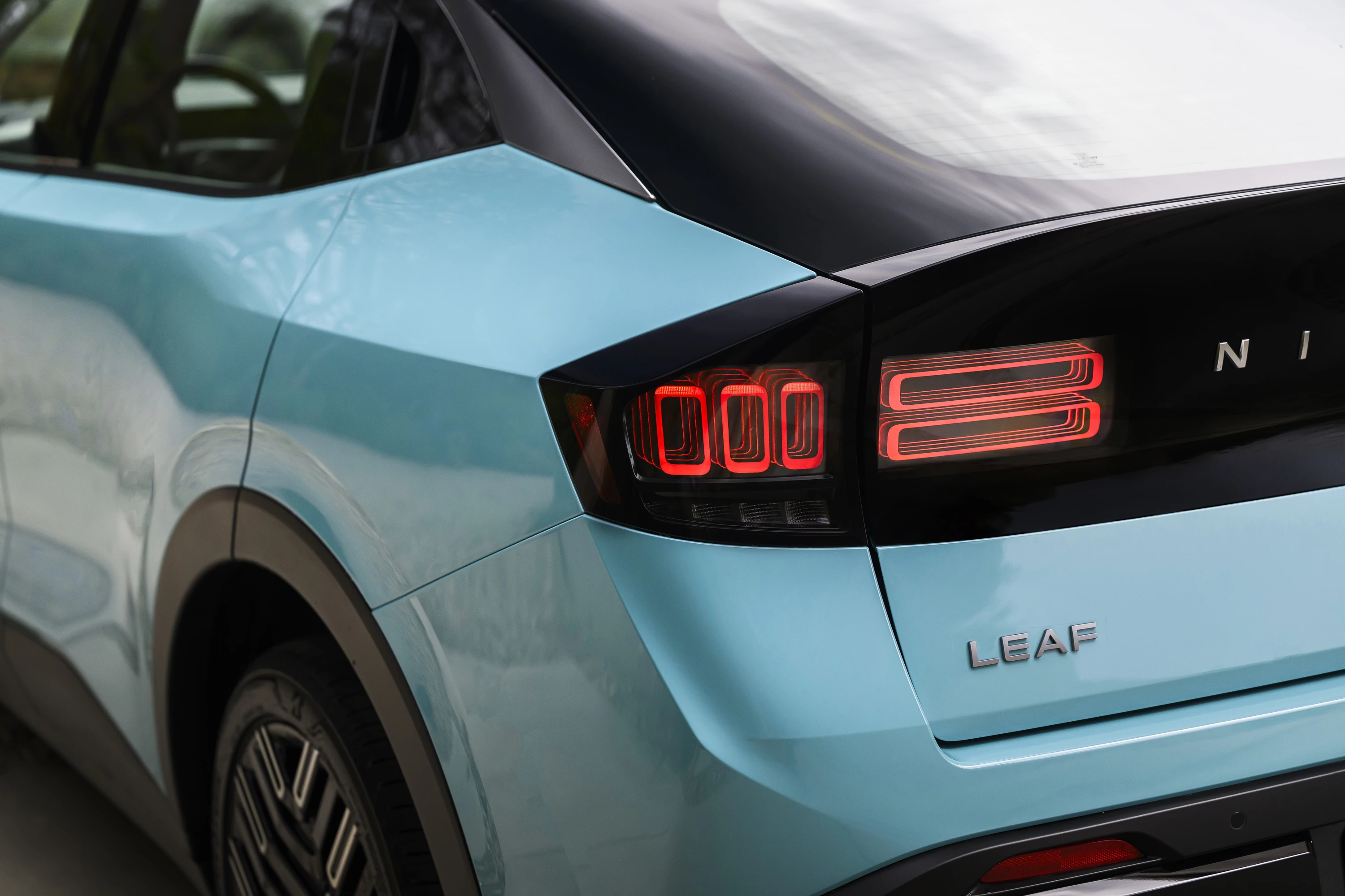 Nissan Leaf Standard Range taillights view