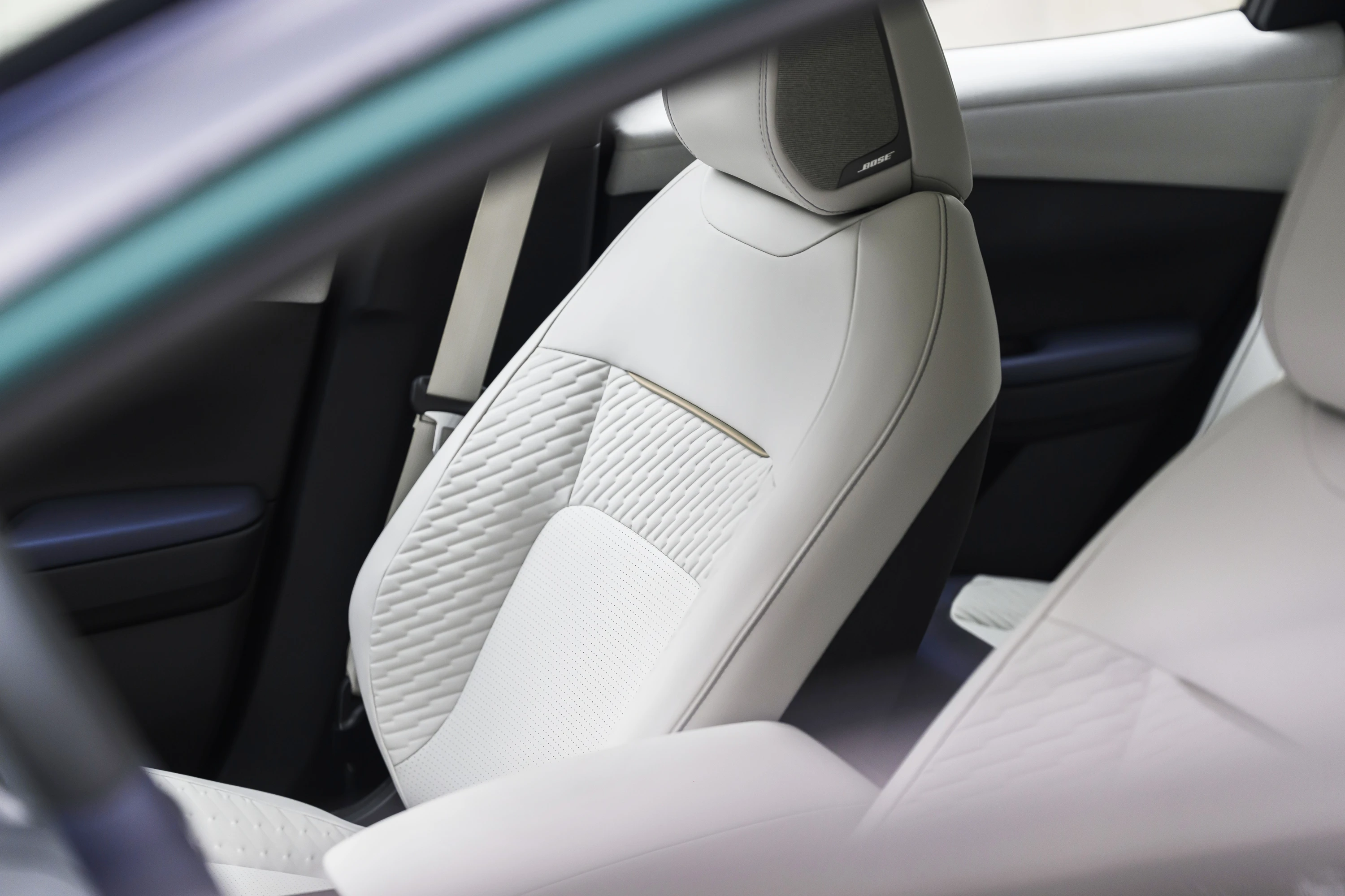 Nissan Leaf Standard Range frontseats view