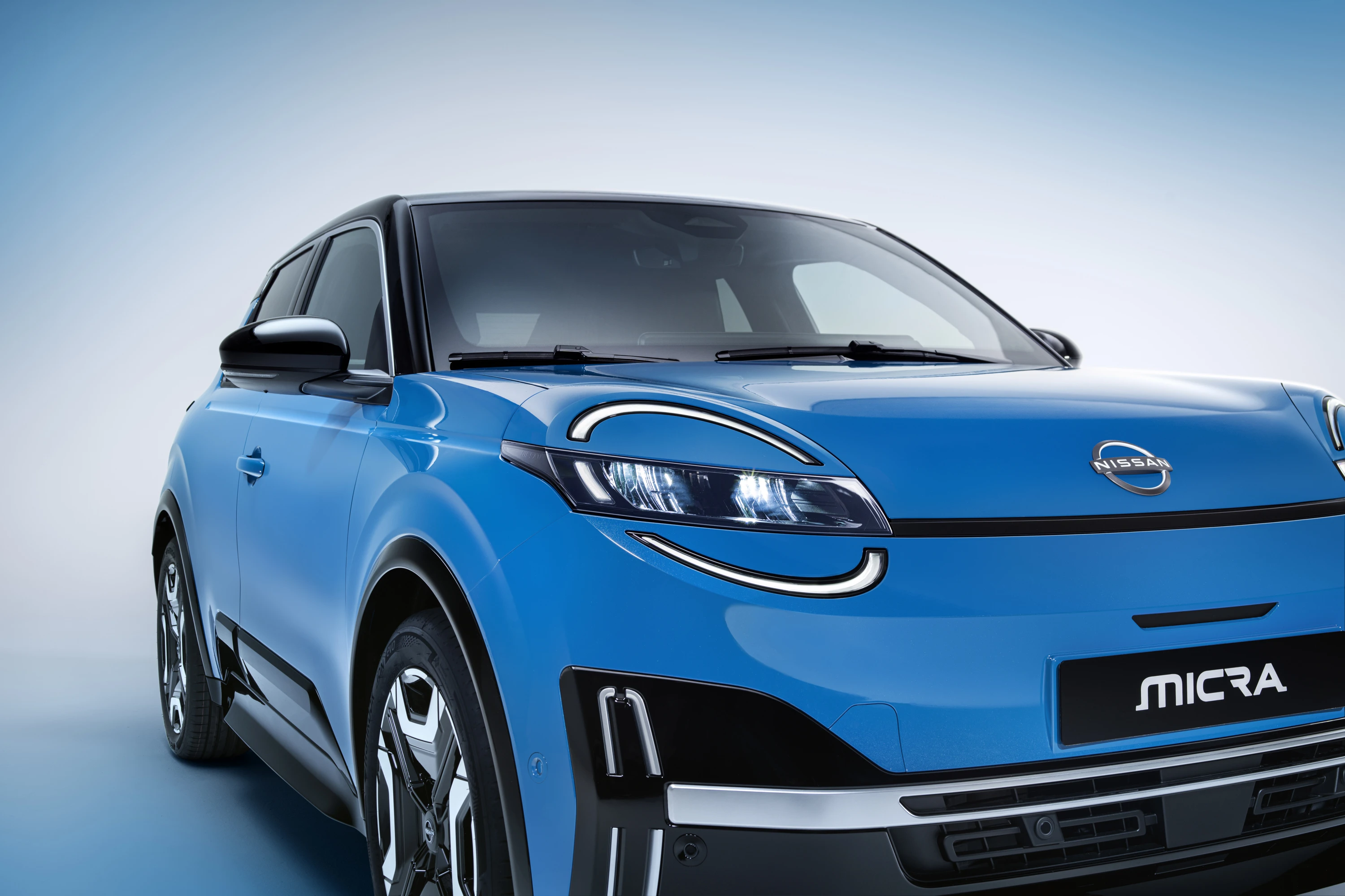 Nissan Micra 52 kWh headlights view