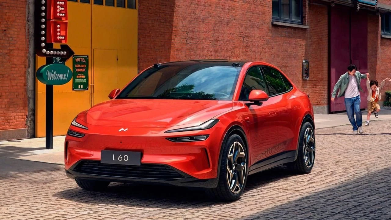 Onvo L60 AWD exterior view
