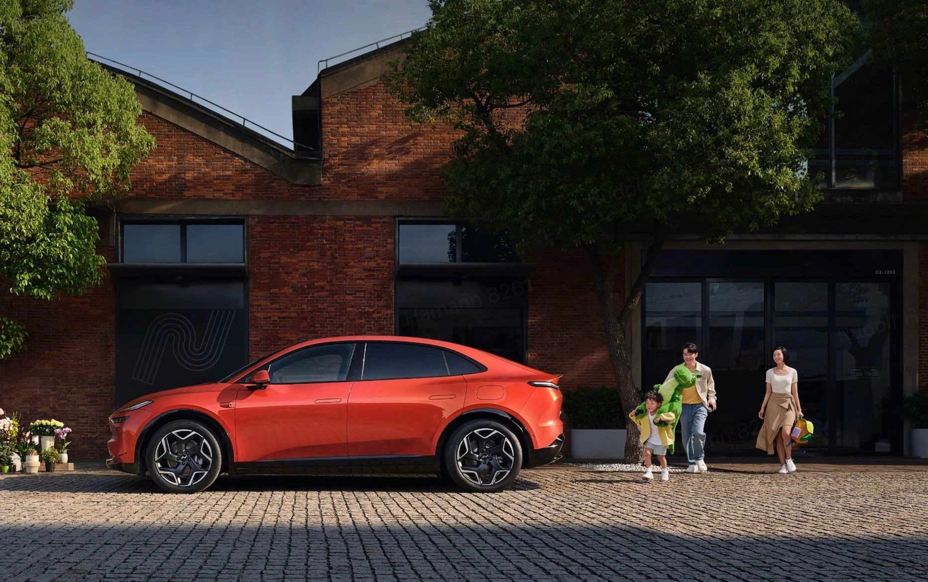 Onvo L60 AWD exterior view