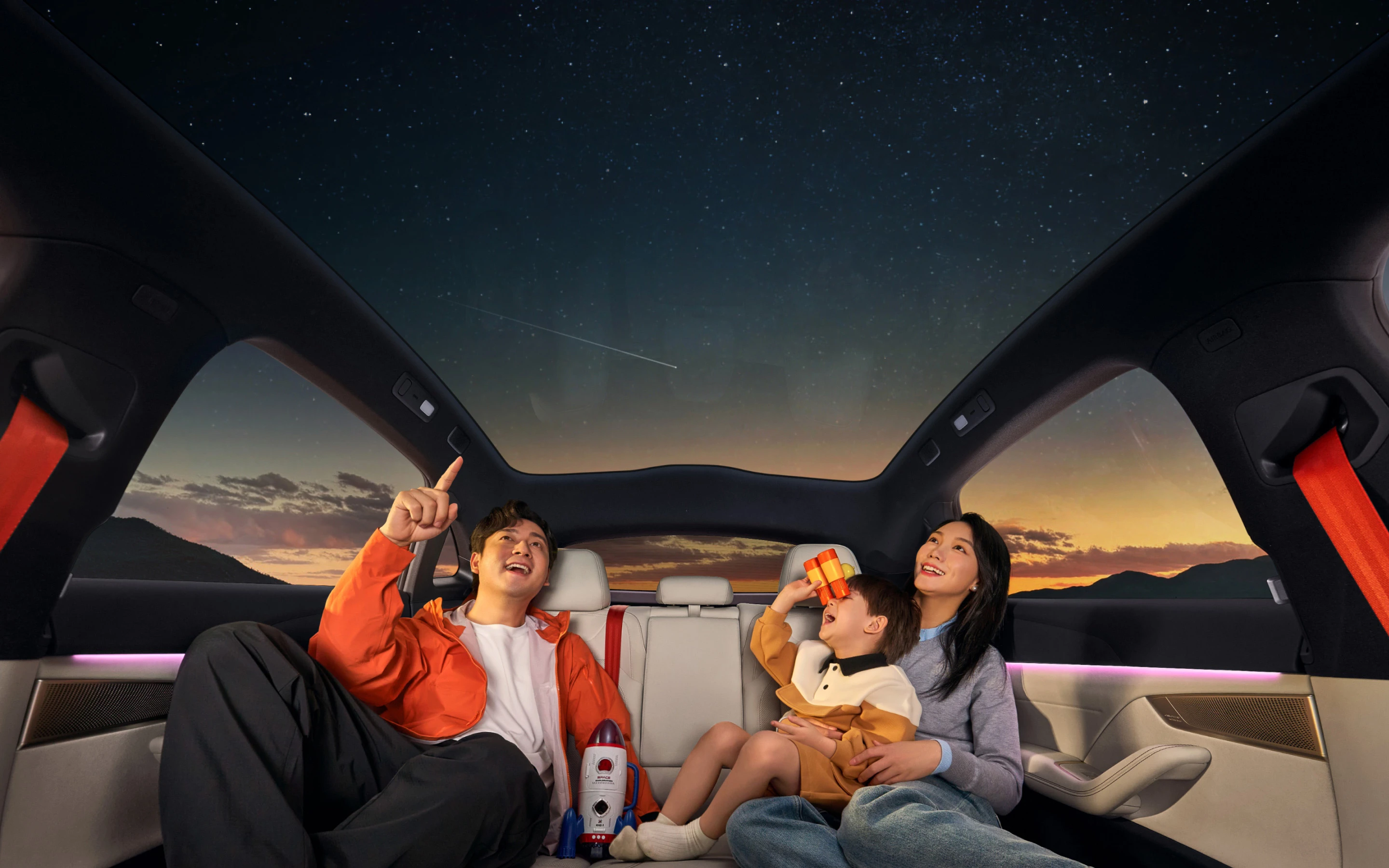Onvo L60 AWD roof view