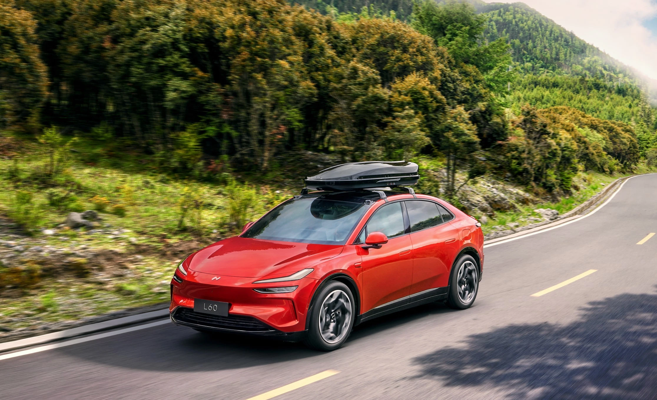 Onvo L60 AWD roofbox view