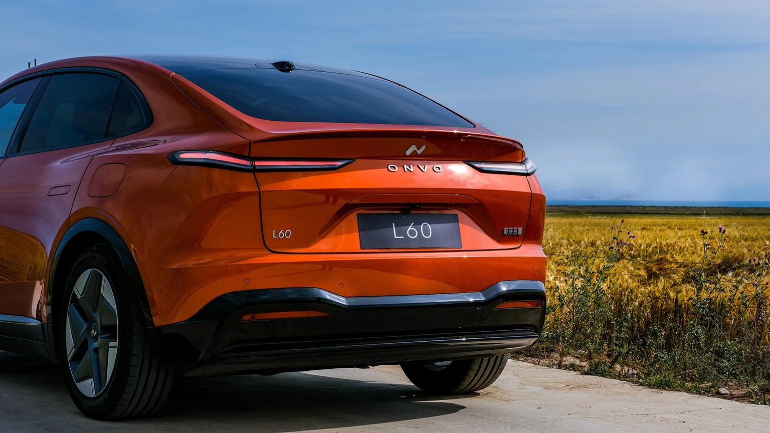 Onvo L60 RWD exterior view