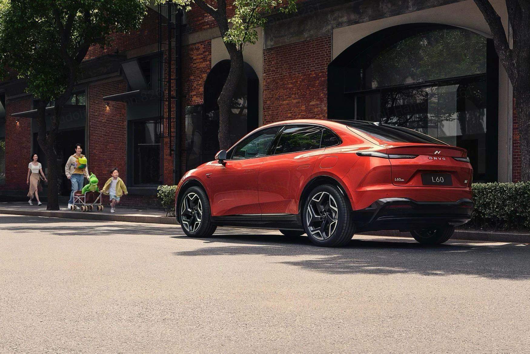 Onvo L60 RWD exterior view