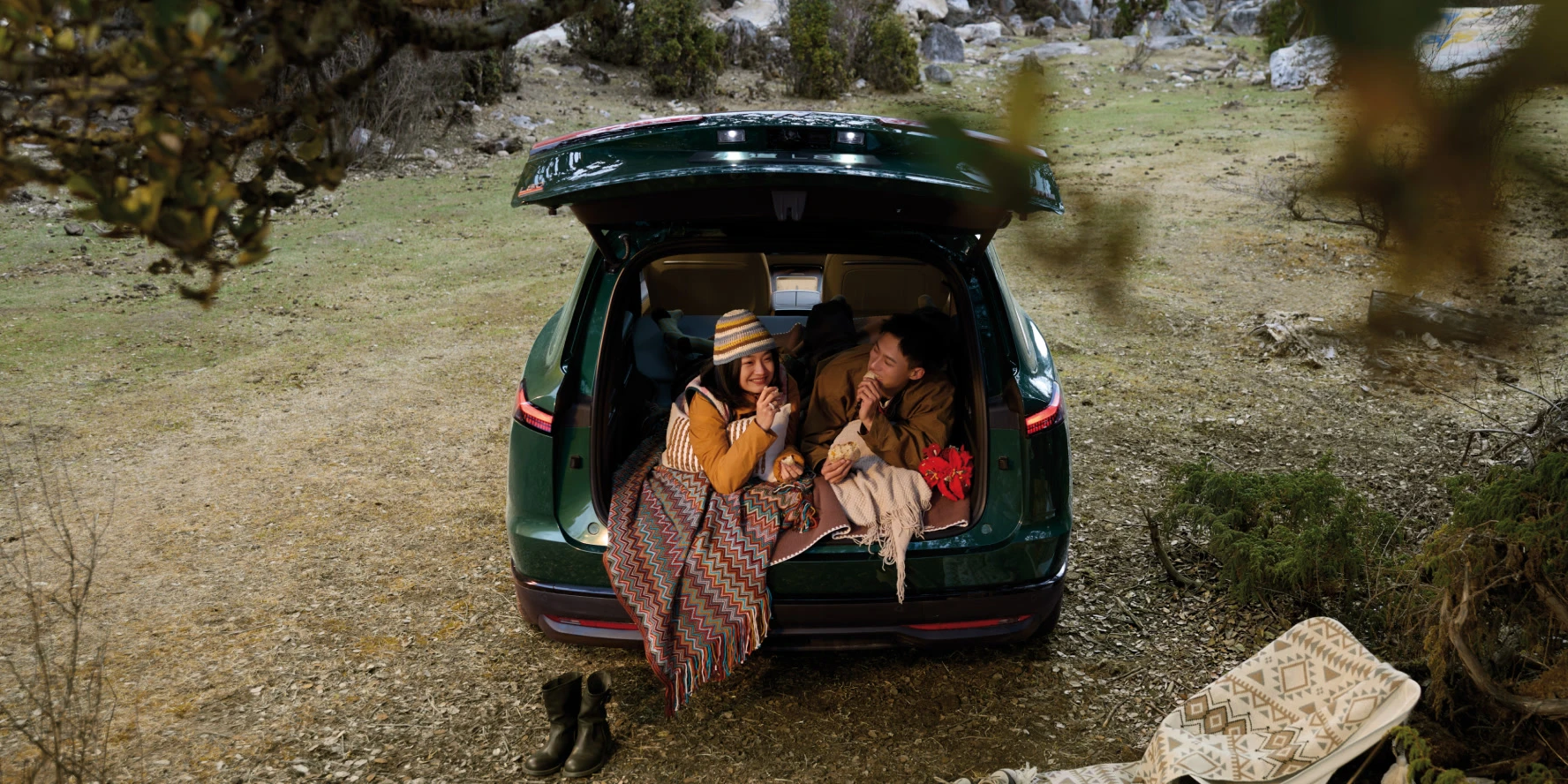 Onvo L80 AWD 85 kWh trunk view