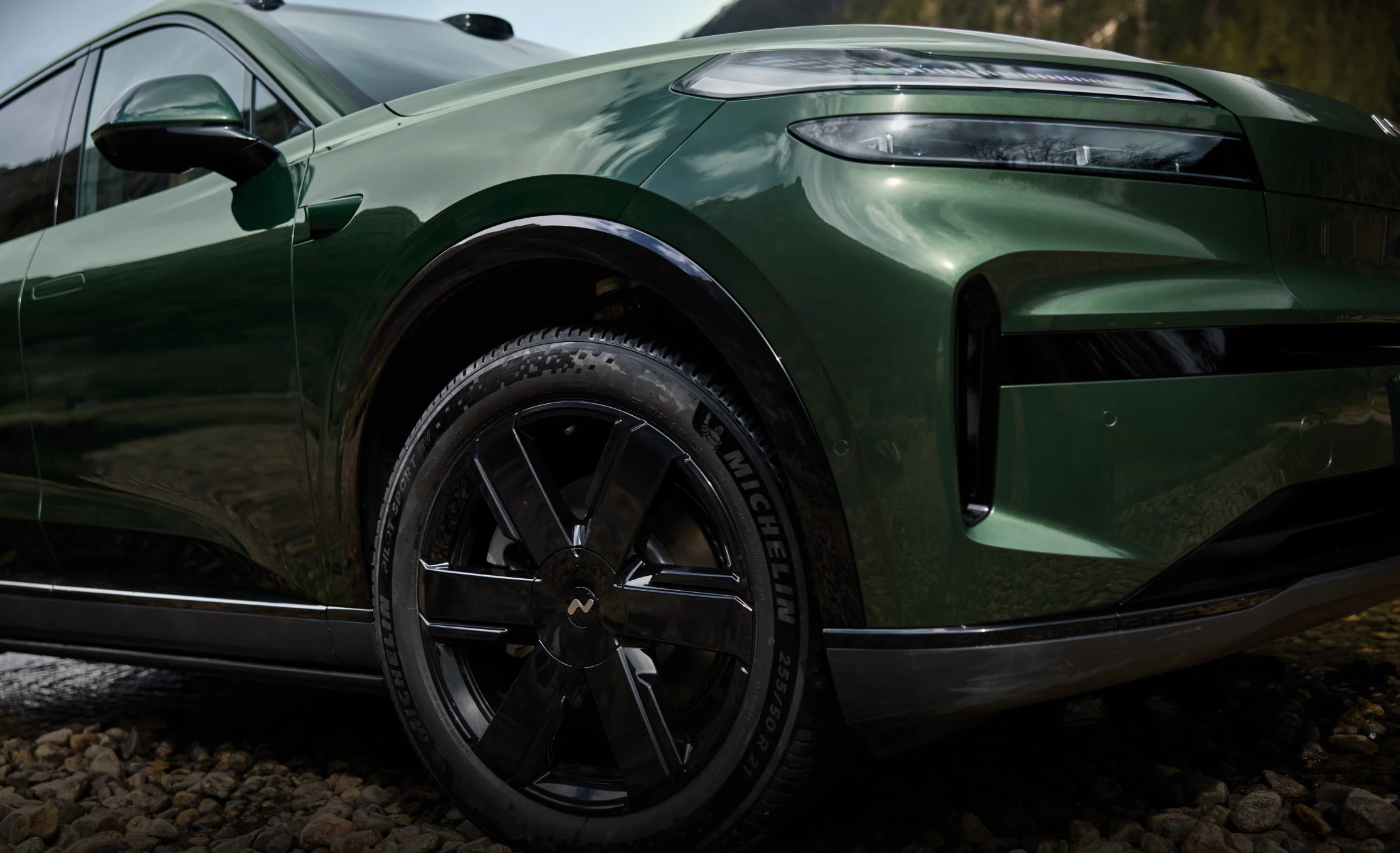 Onvo L80 AWD 85 kWh details view