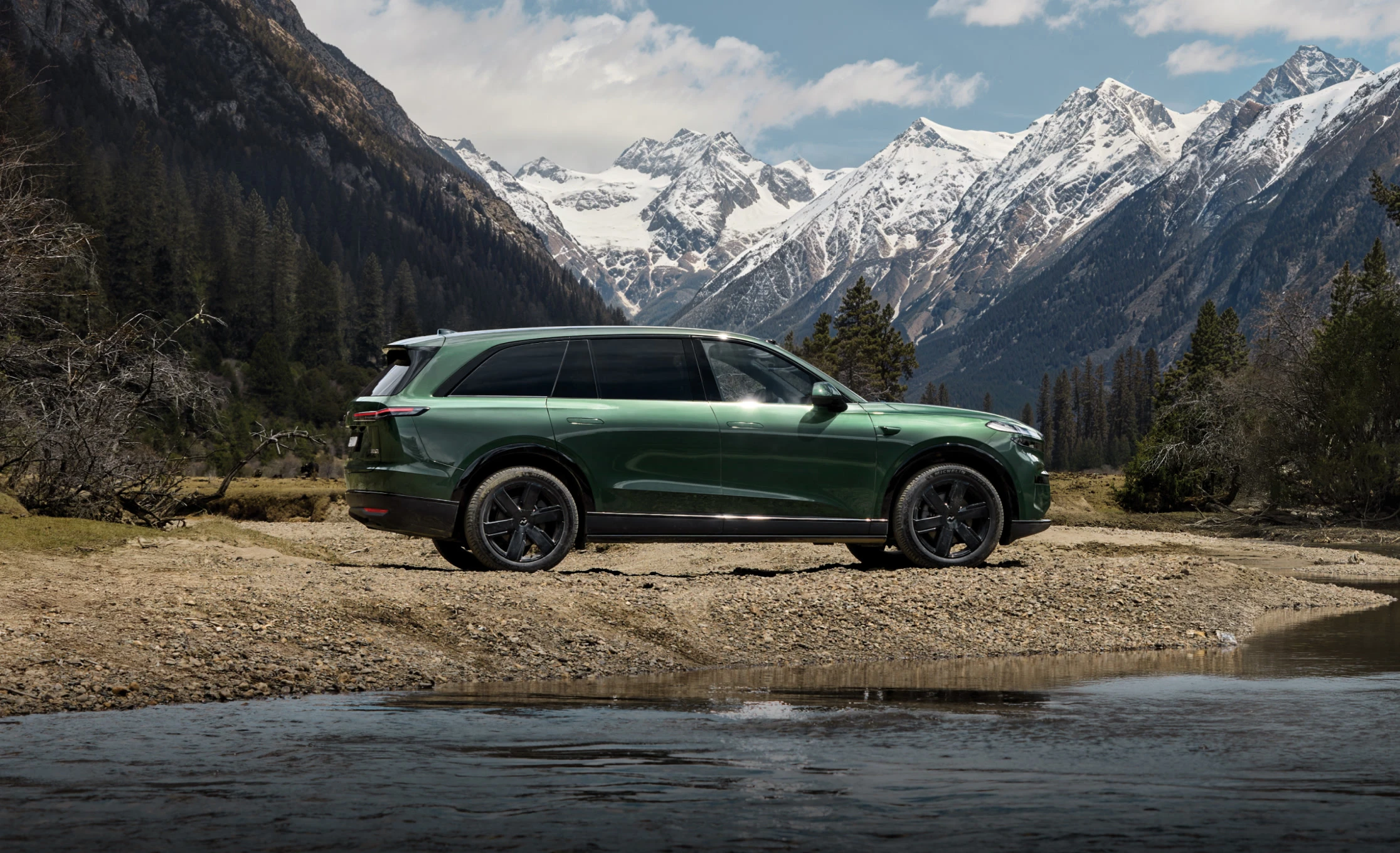 Onvo L80 AWD 85 kWh exterior view