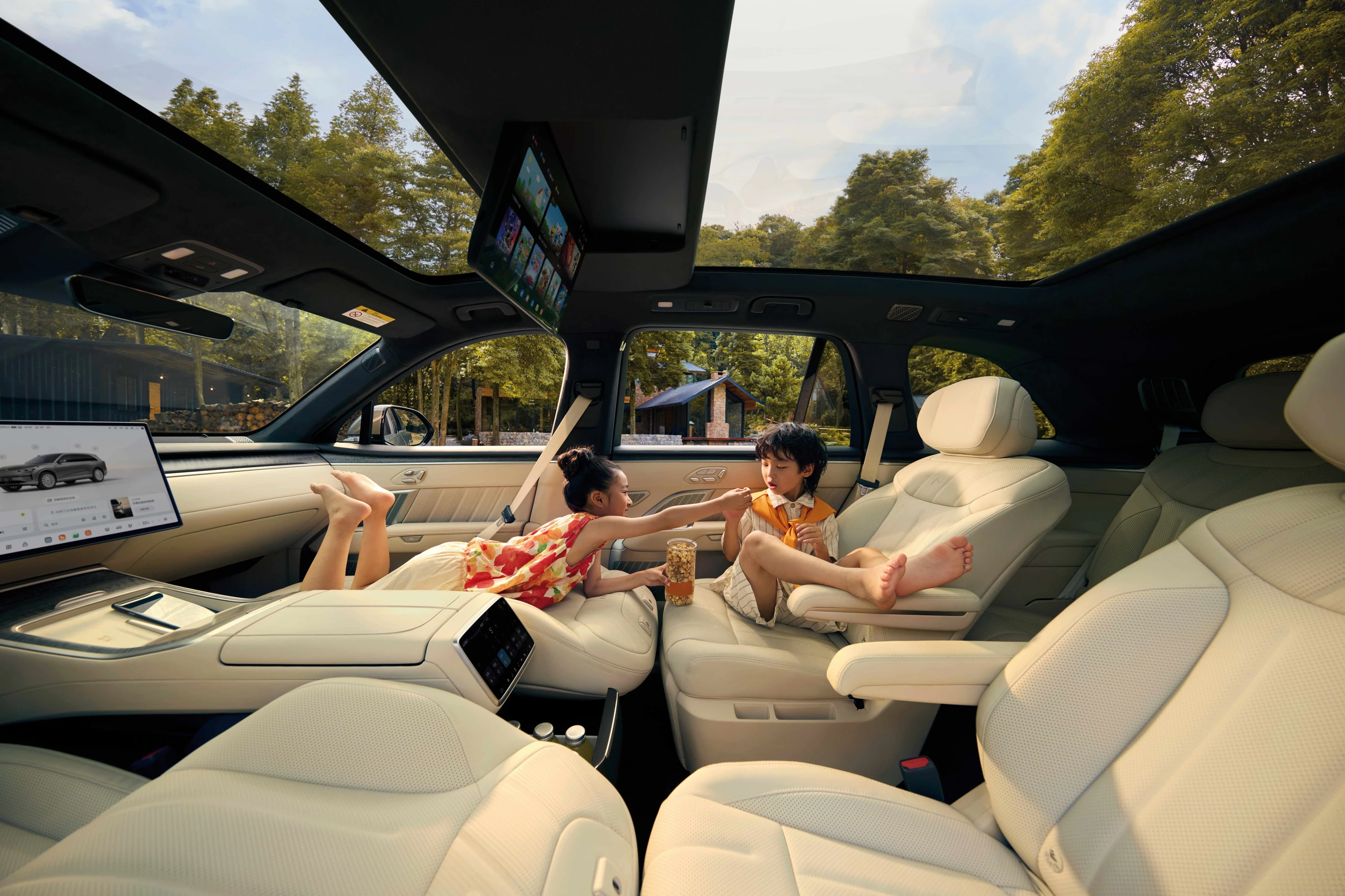ONVO L90 RWD secondrowseats view