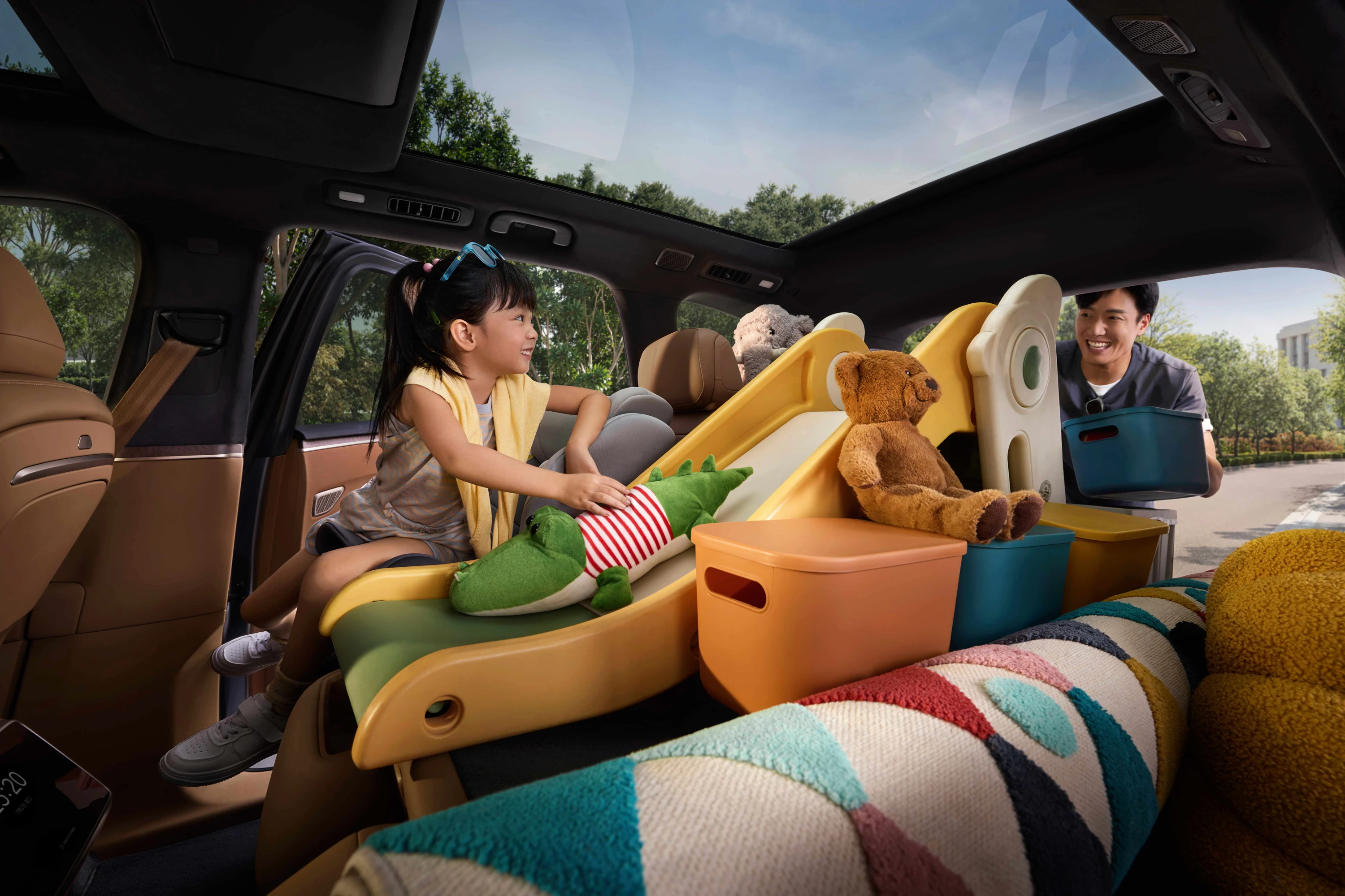 ONVO L90 RWD interior view