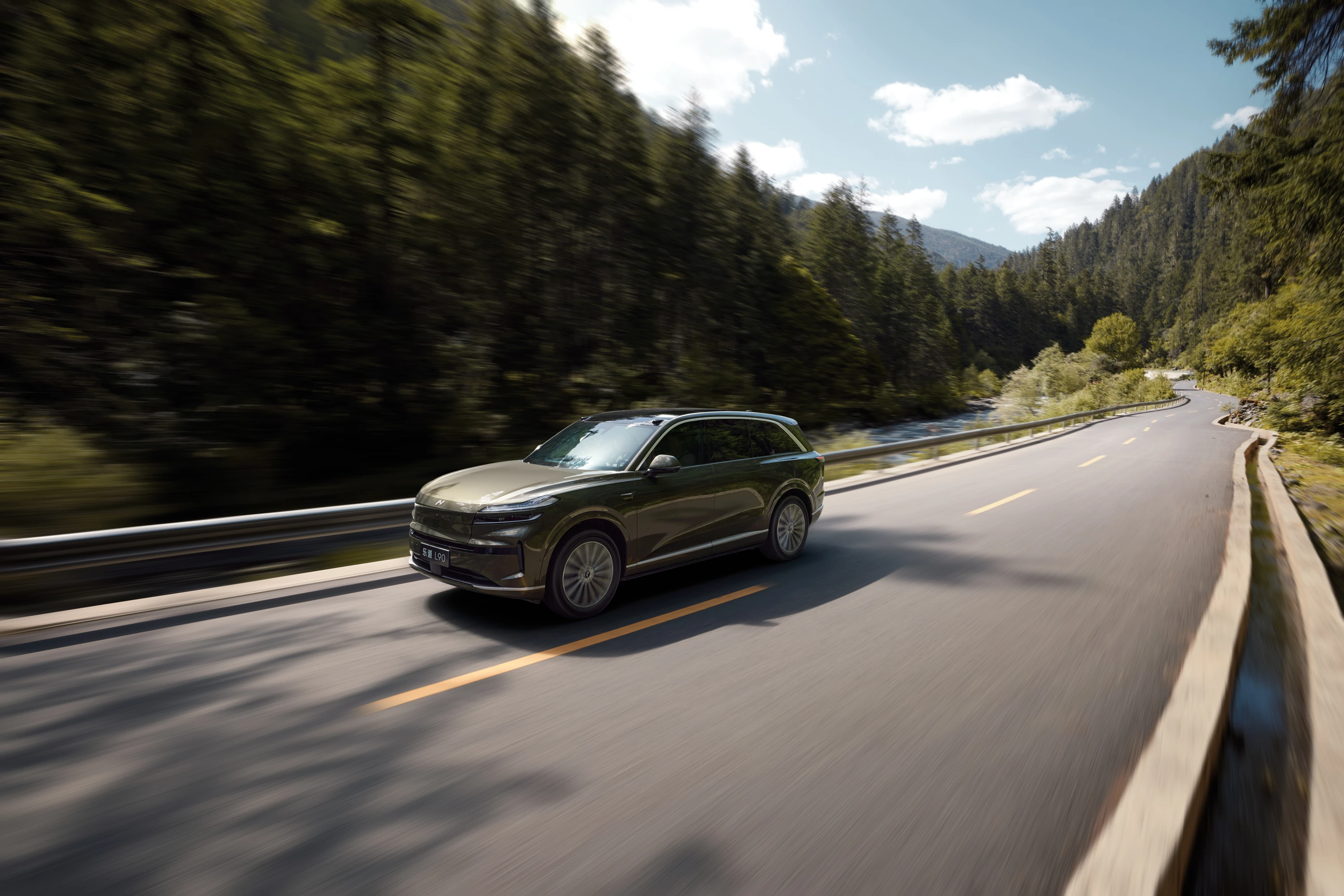 ONVO L90 RWD dynamic view