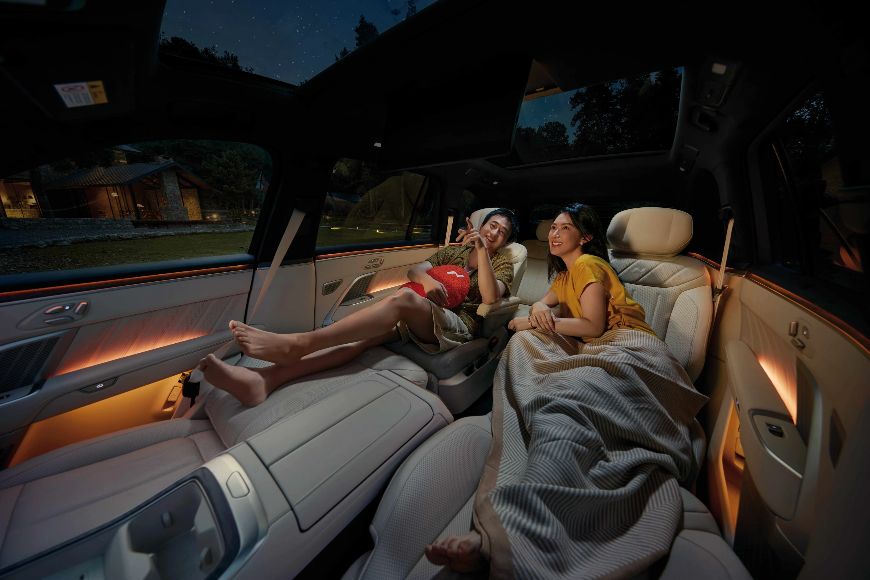 ONVO L90 RWD secondrowseats view