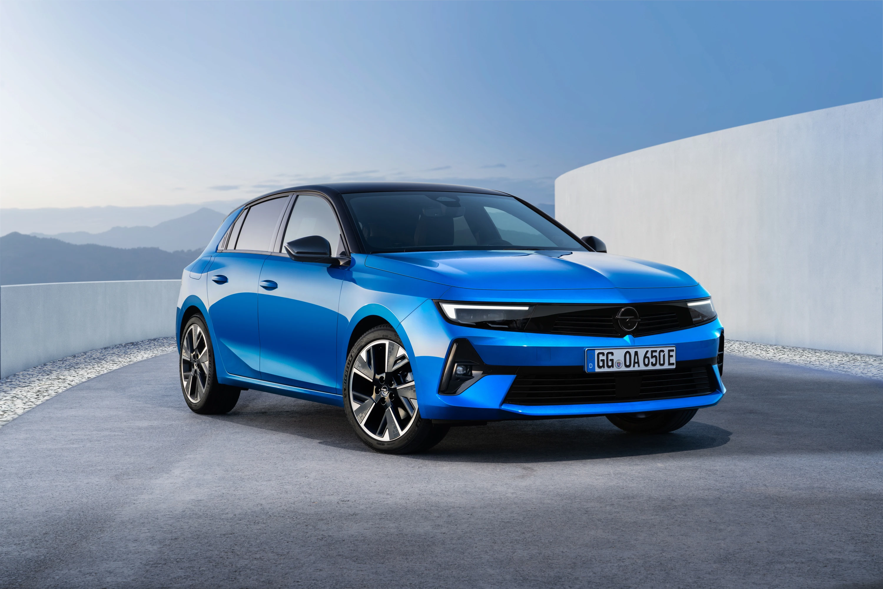 Opel Astra Electric exterior view