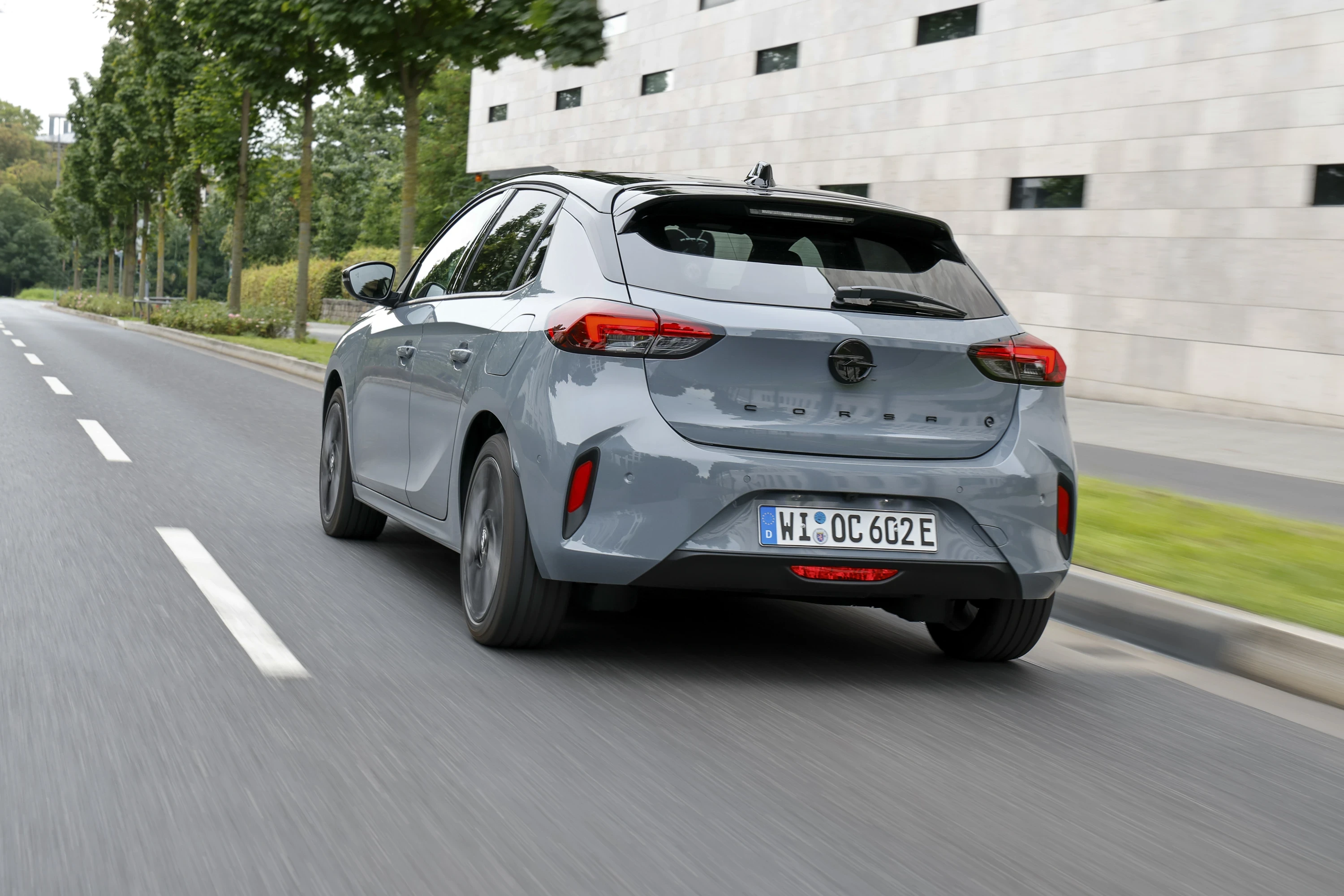 Opel Corsa Electric 51 kWh Long Range exterior view