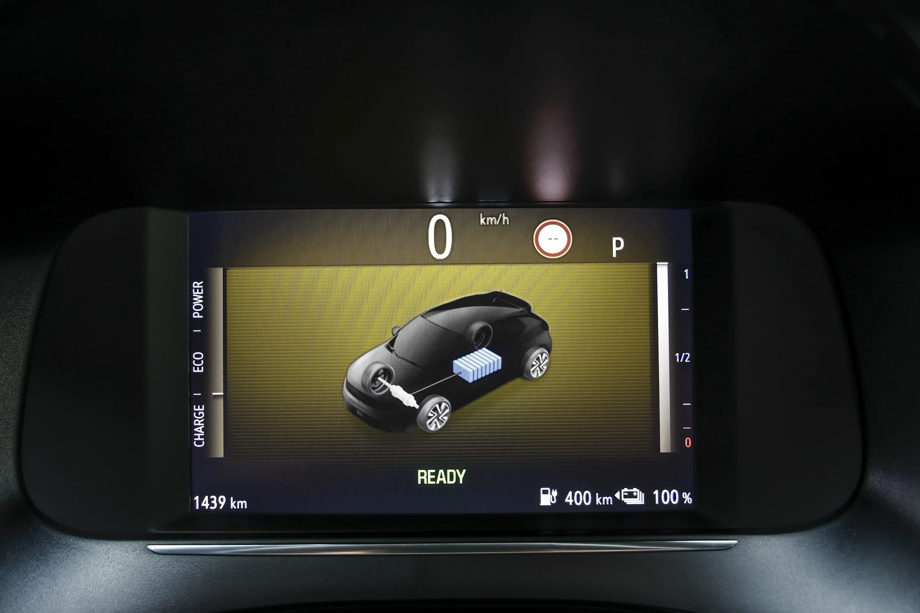 Opel Corsa Electric 51 kWh Long Range screens view