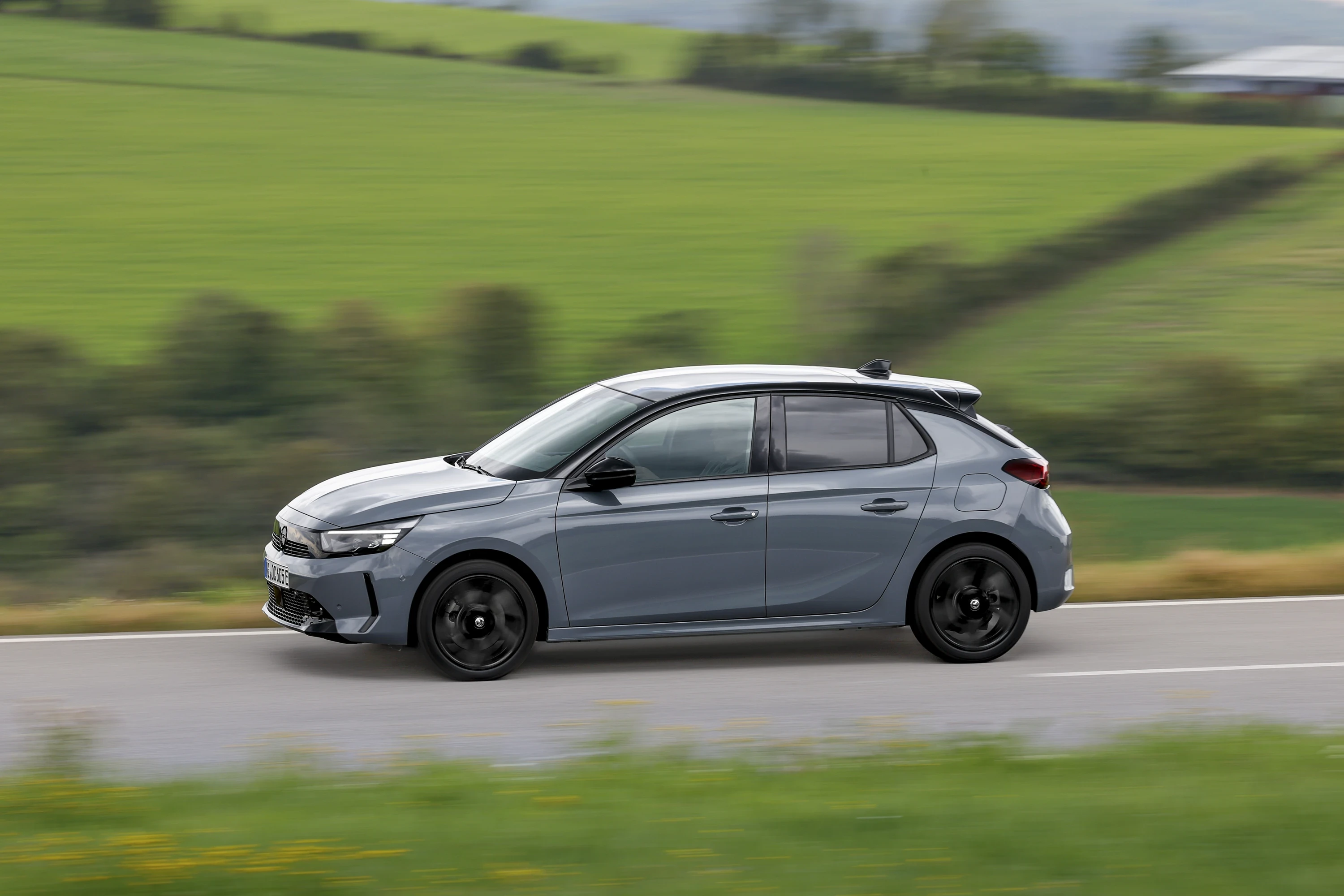 Opel Corsa Electric 51 kWh Long Range exterior view