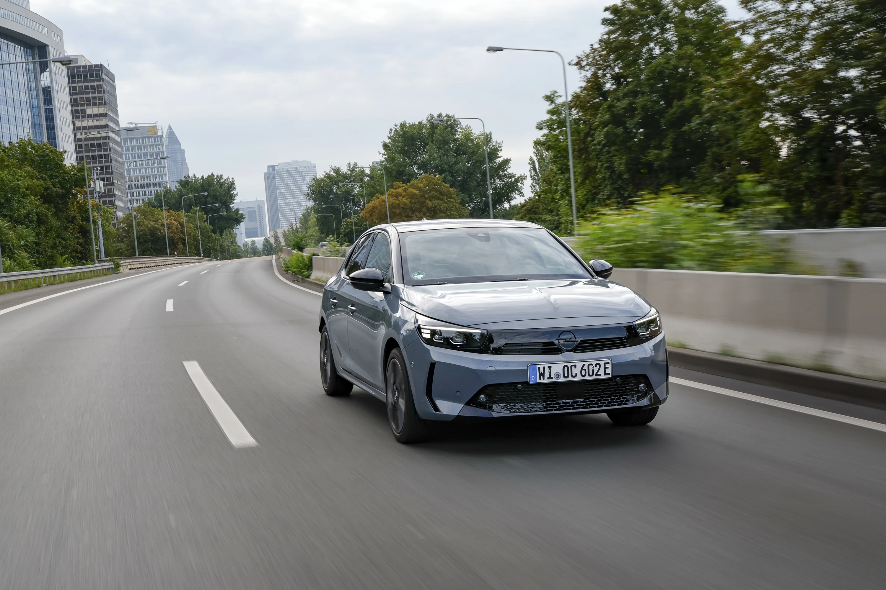 Opel Corsa Electric 51 kWh Long Range exterior view