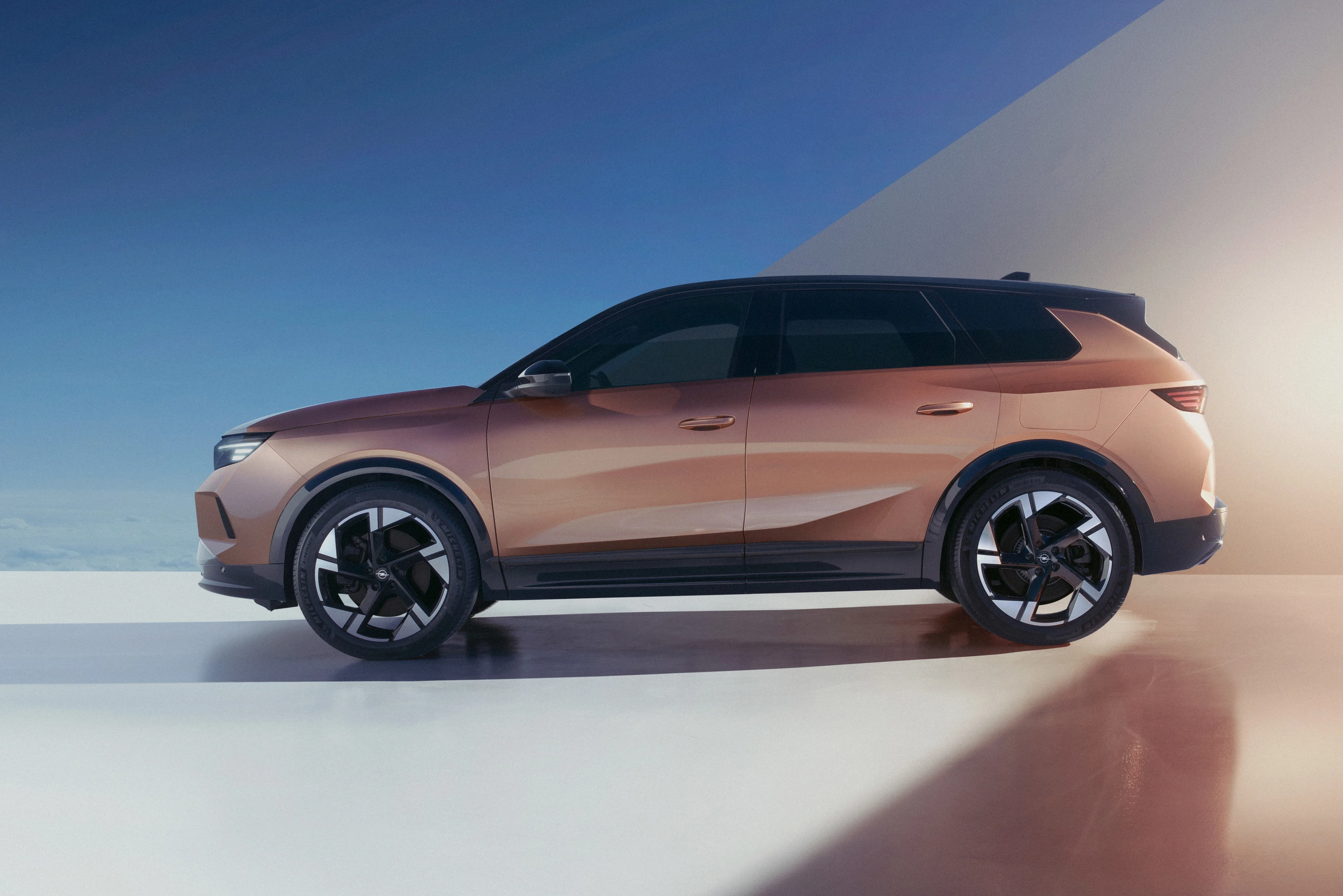 Opel Grandland AWD exterior view