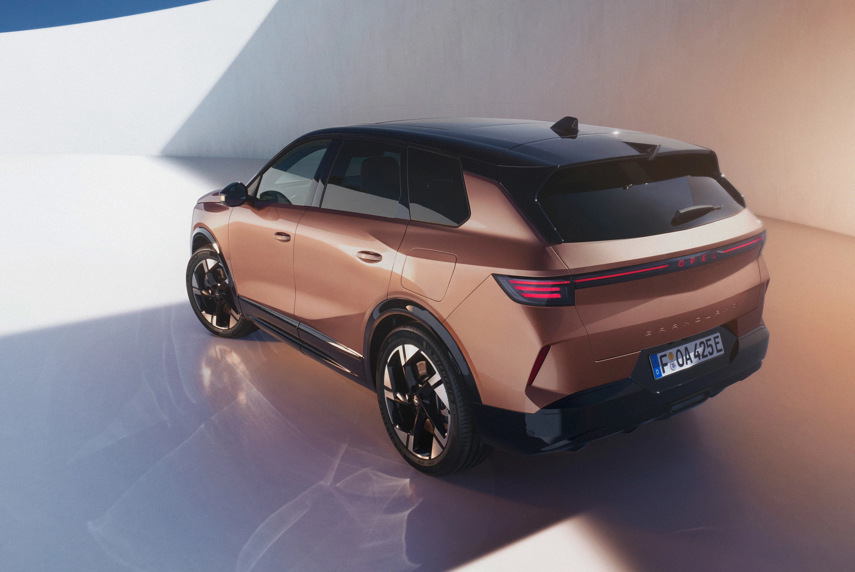 Opel Grandland AWD exterior view