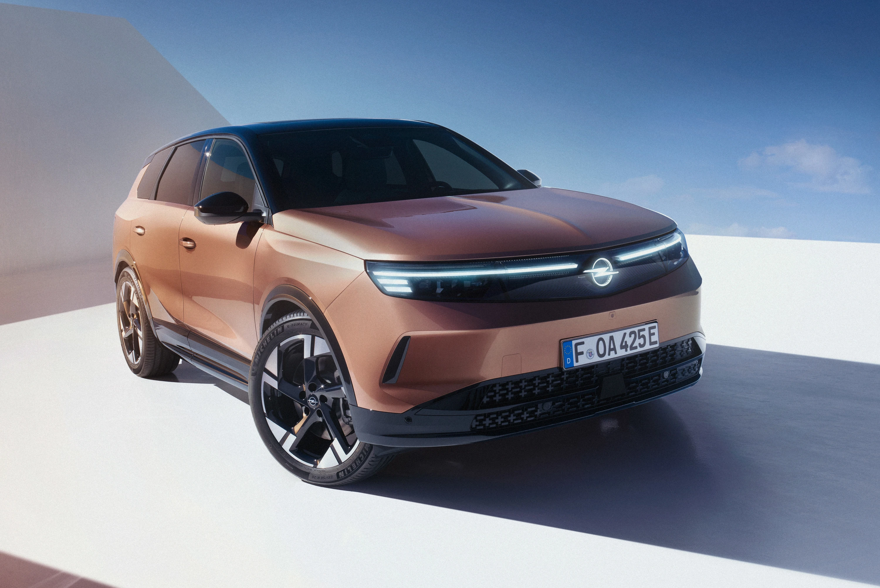 Opel Grandland AWD electric vehicle