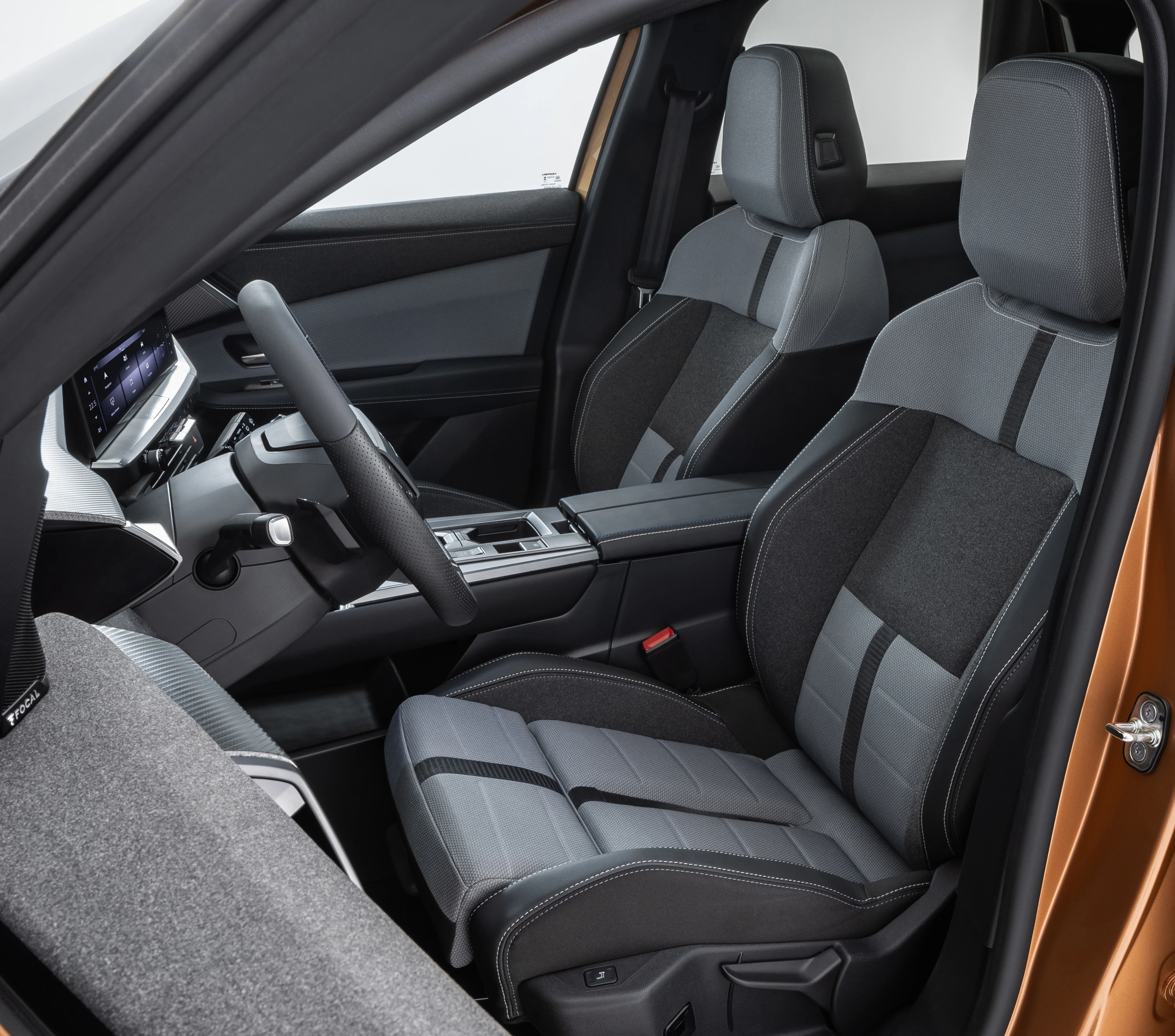 Opel Grandland AWD frontseats view