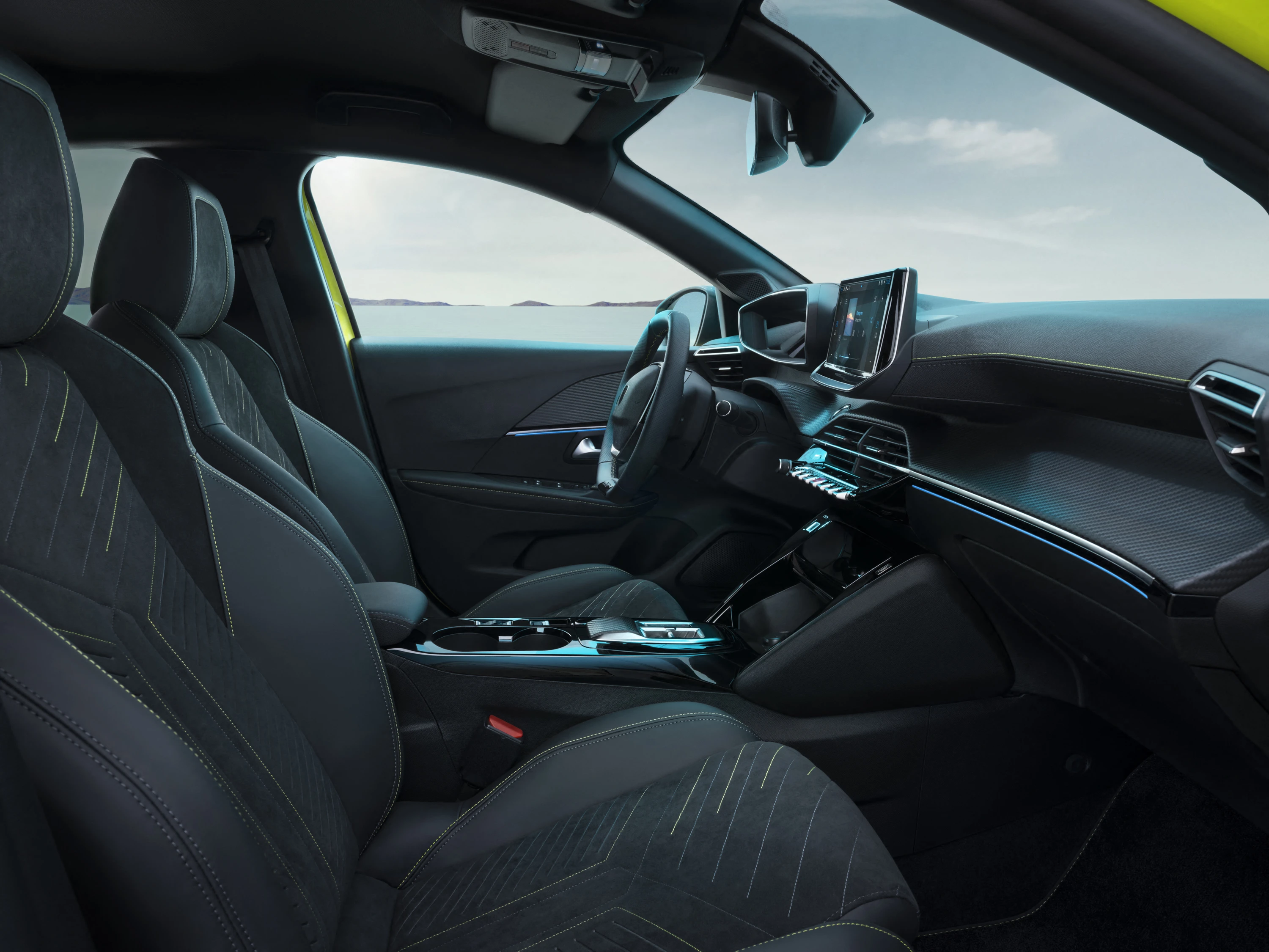 Peugeot E-208 54 kWh frontseats view