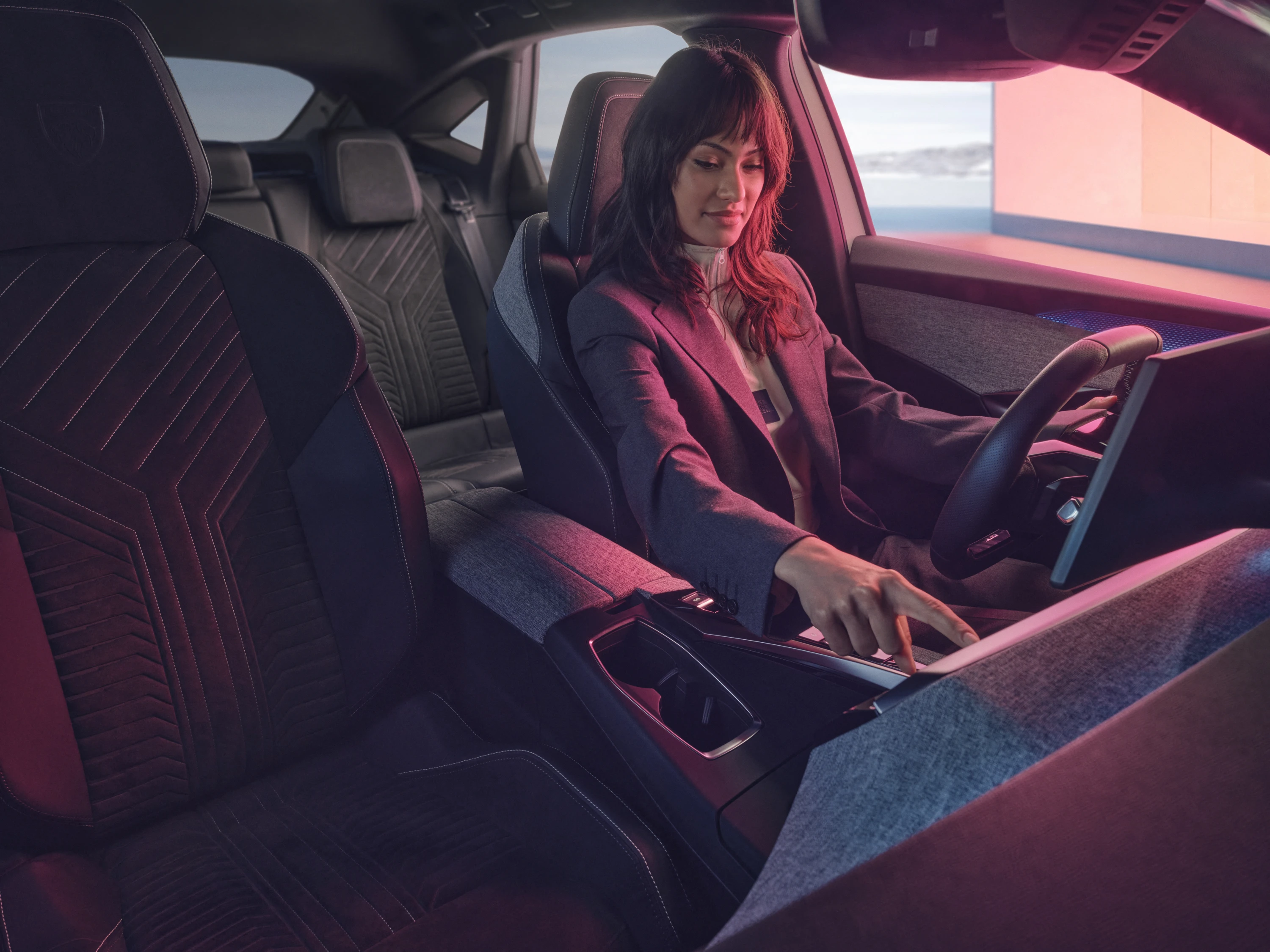 Peugeot E-3008 Long Range interior view