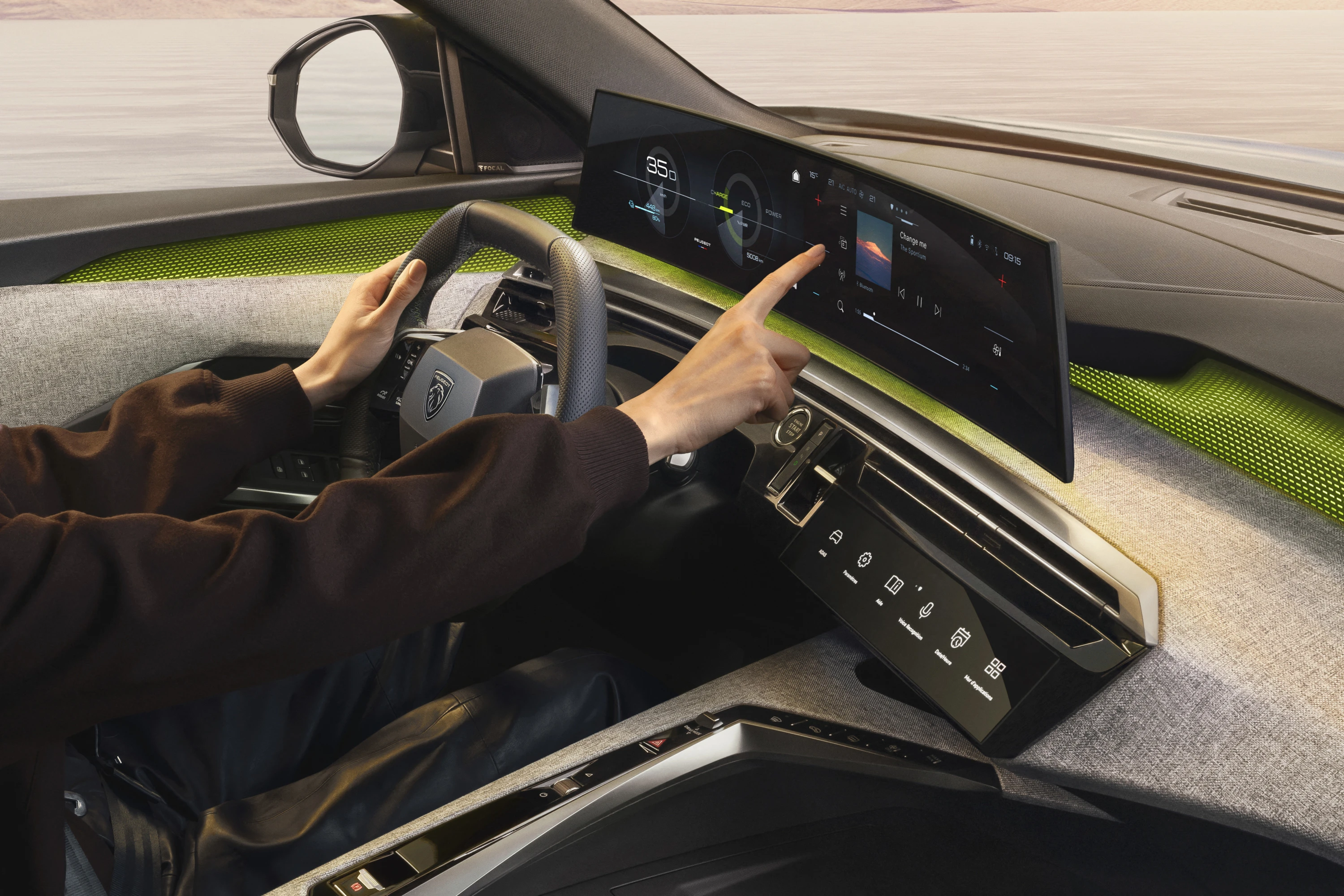 Peugeot E-5008 screens view