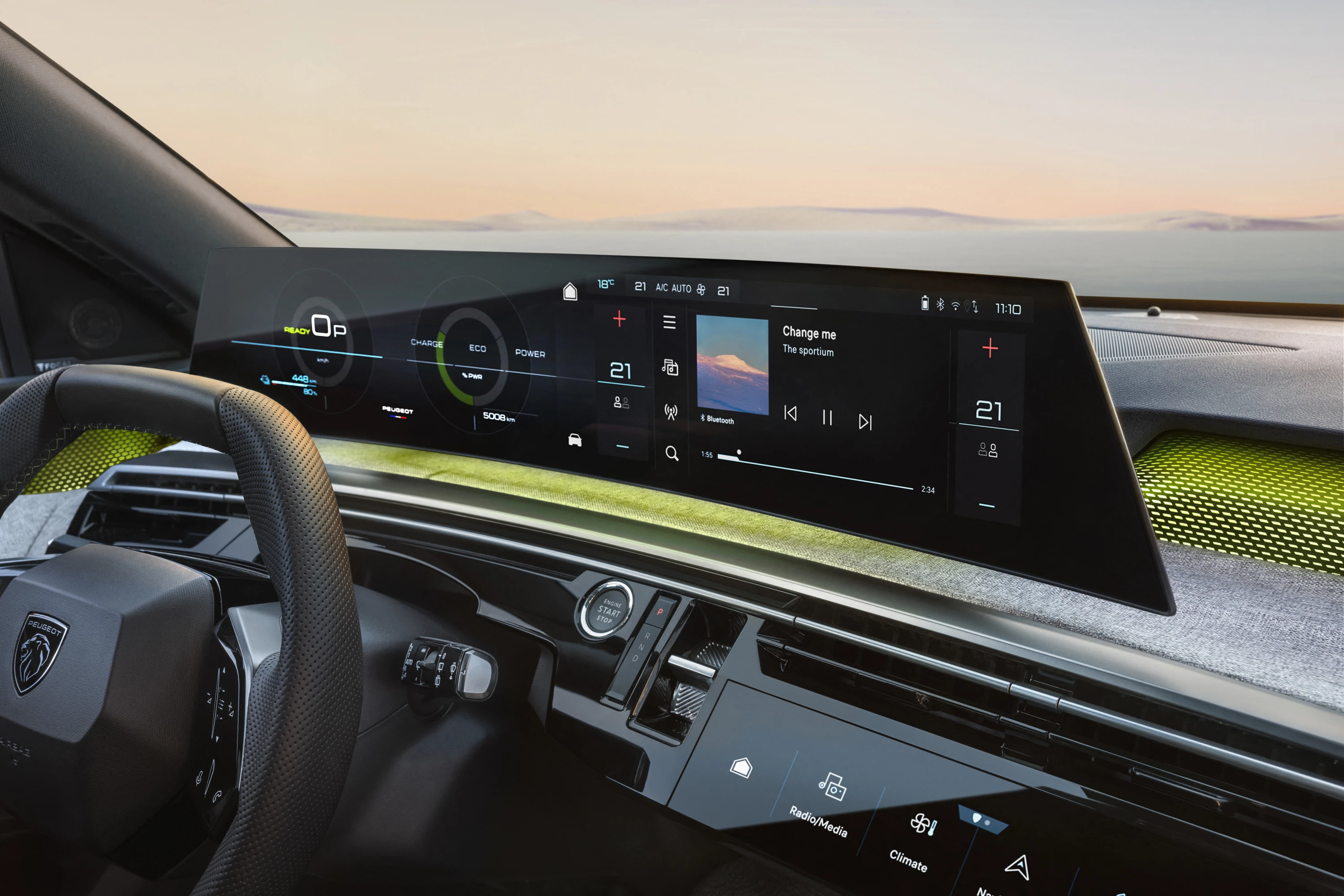Peugeot E-5008 screens view