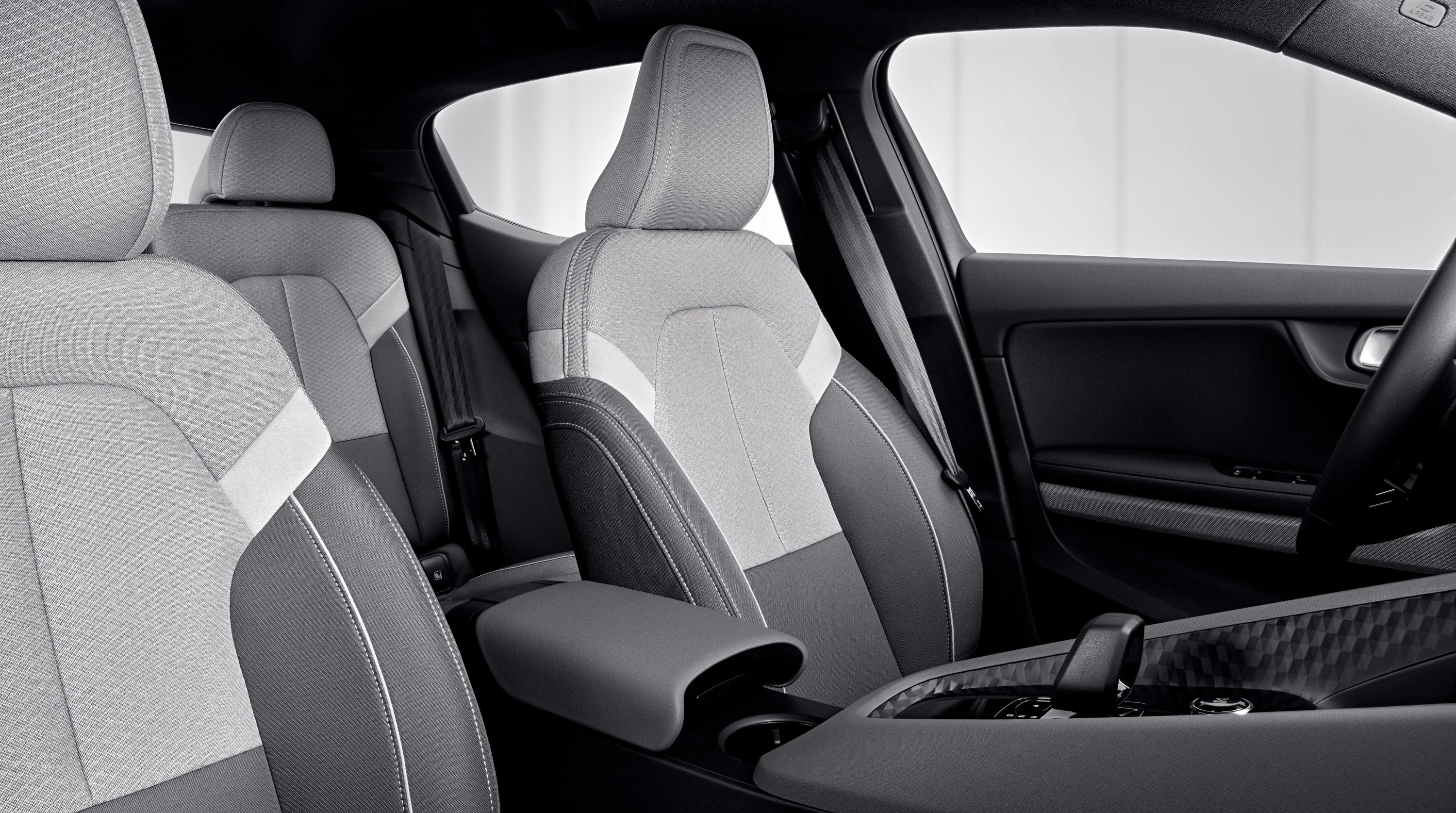 Polestar 2 Standard Range Single Motor frontseats view