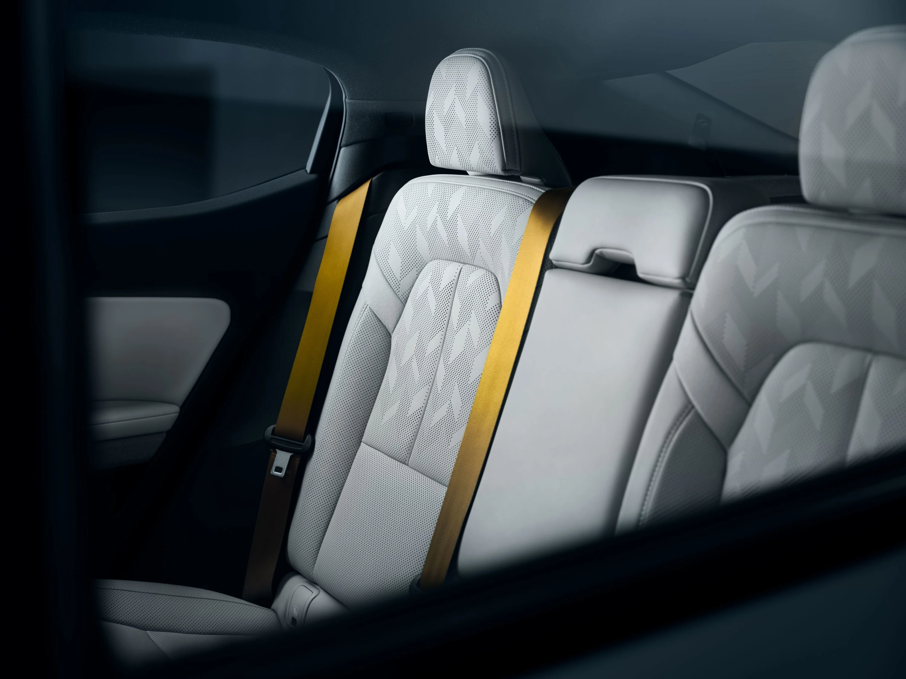 Polestar 2 Standard Range Single Motor secondrowseats view