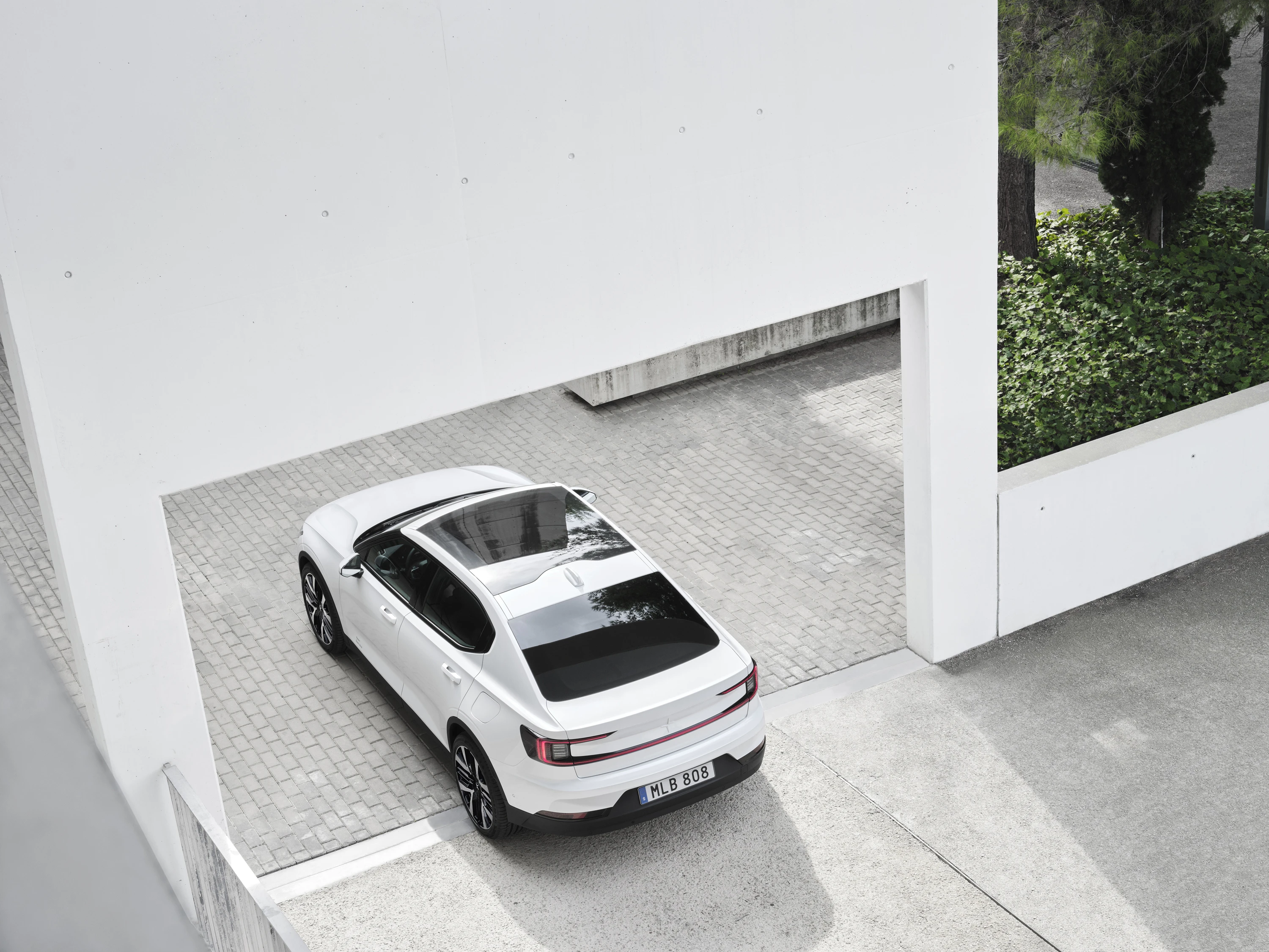Polestar 2 Standard Range Single Motor exterior view