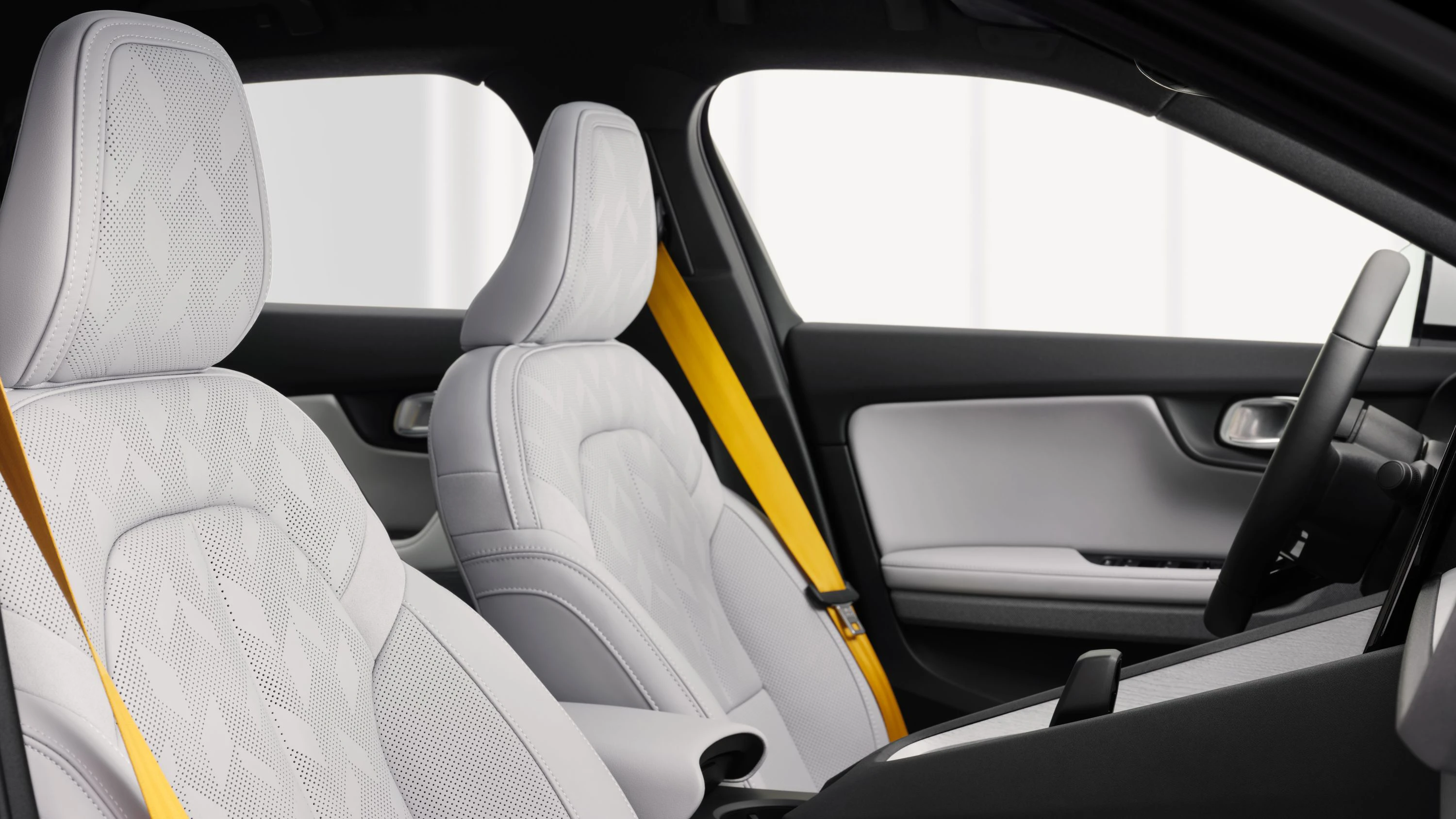 Polestar 2 Standard Range Single Motor frontseats view