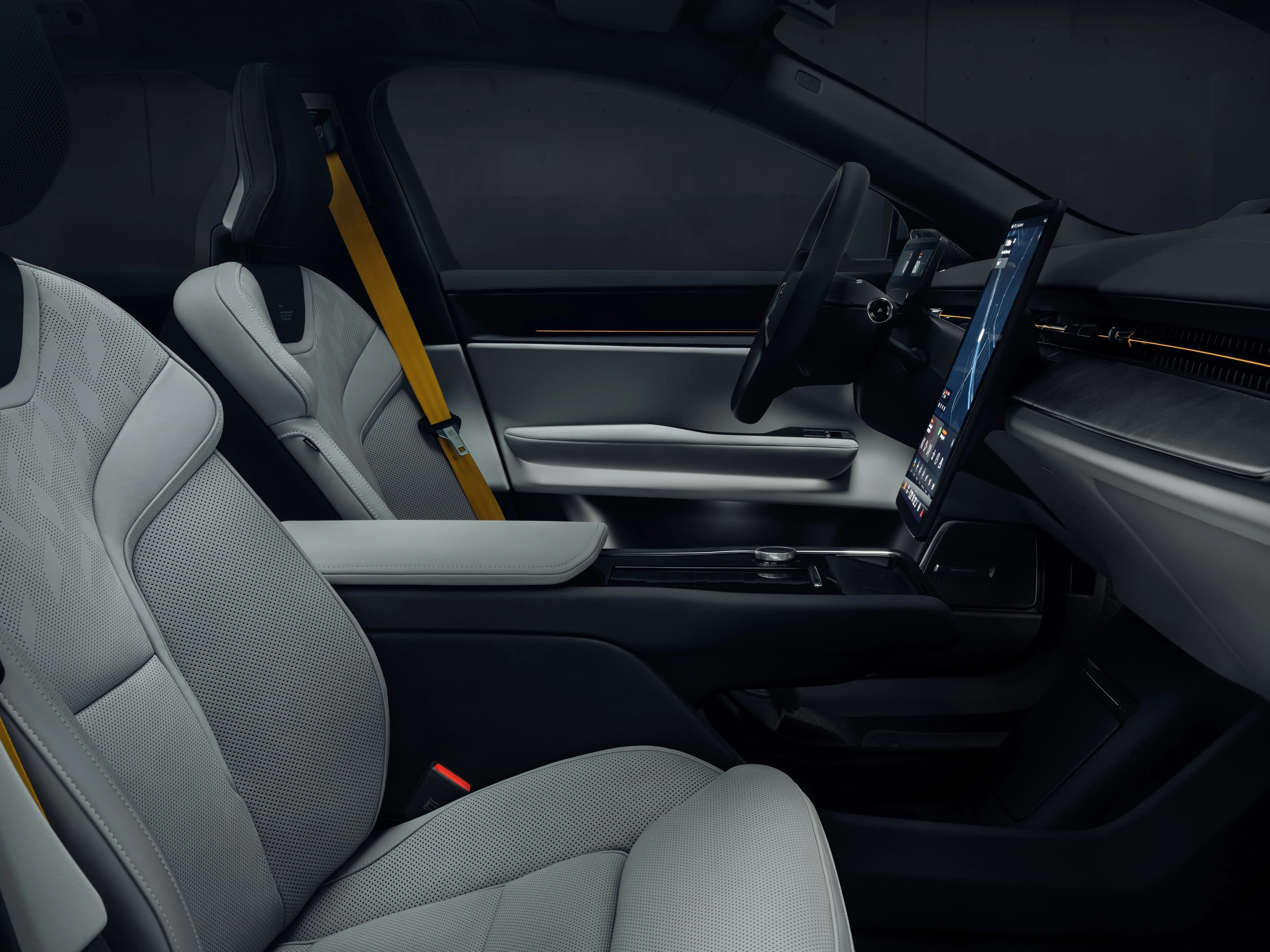 Polestar 3 Performance frontseats view