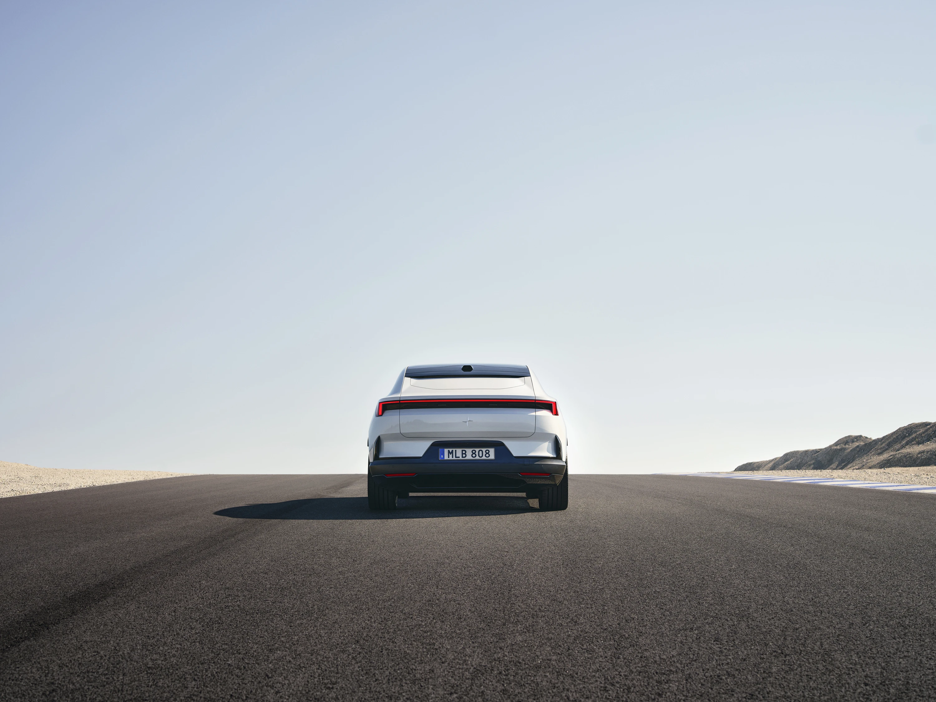 Polestar 4 Long range Dual motor exterior view