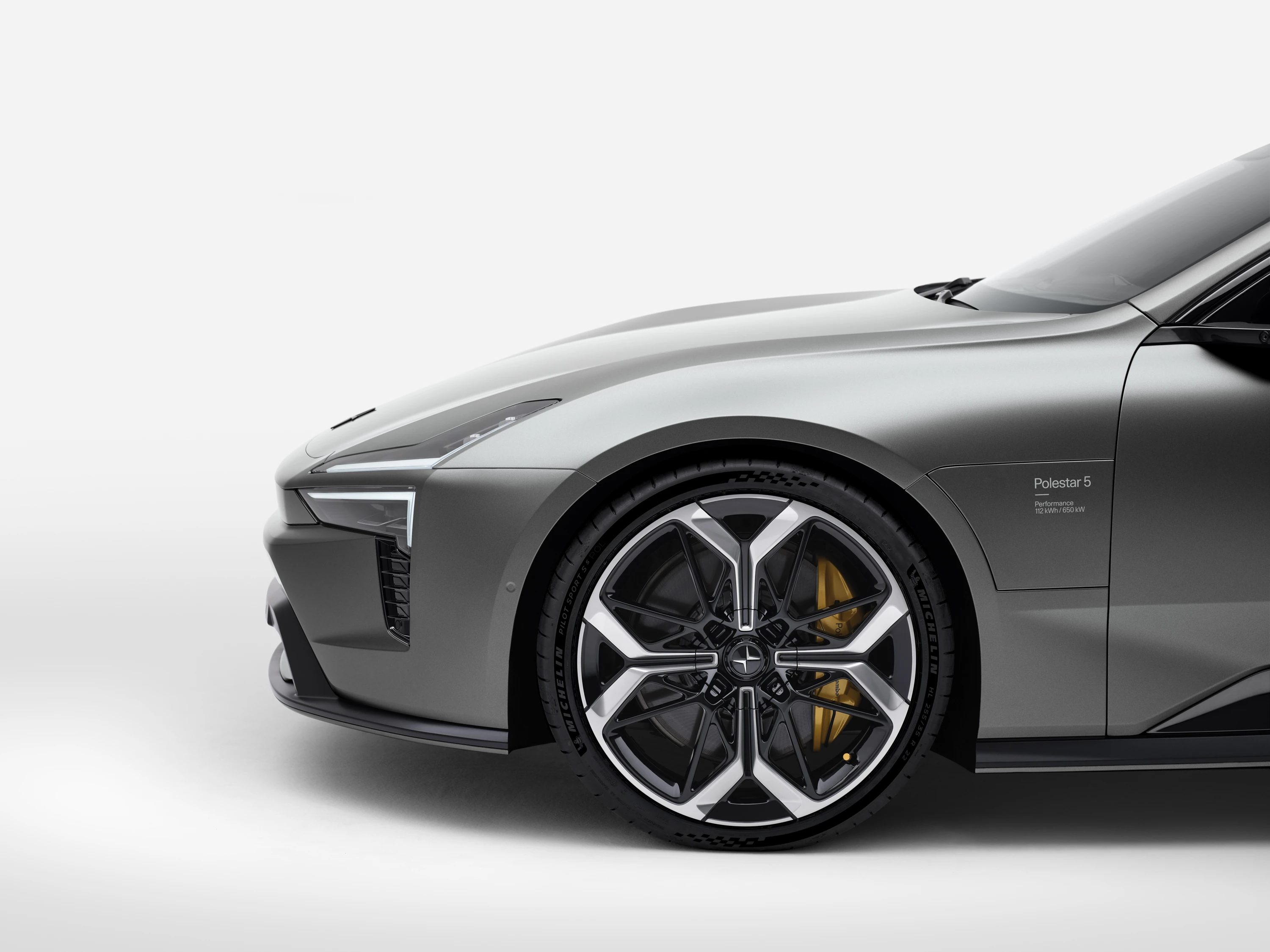 Polestar 5 Dual Motor Performance wheels view