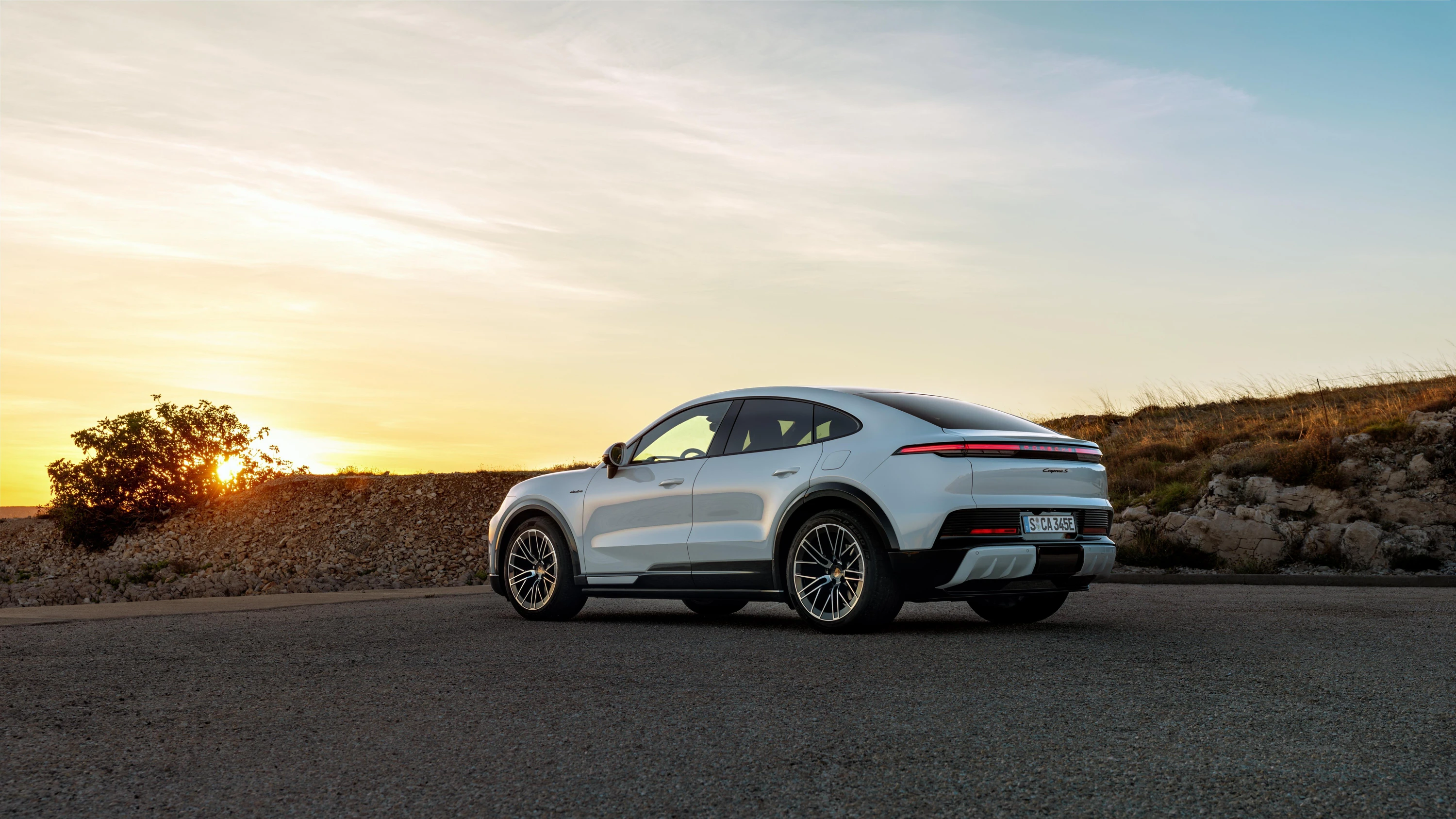Porsche Cayenne S Coupé exterior view