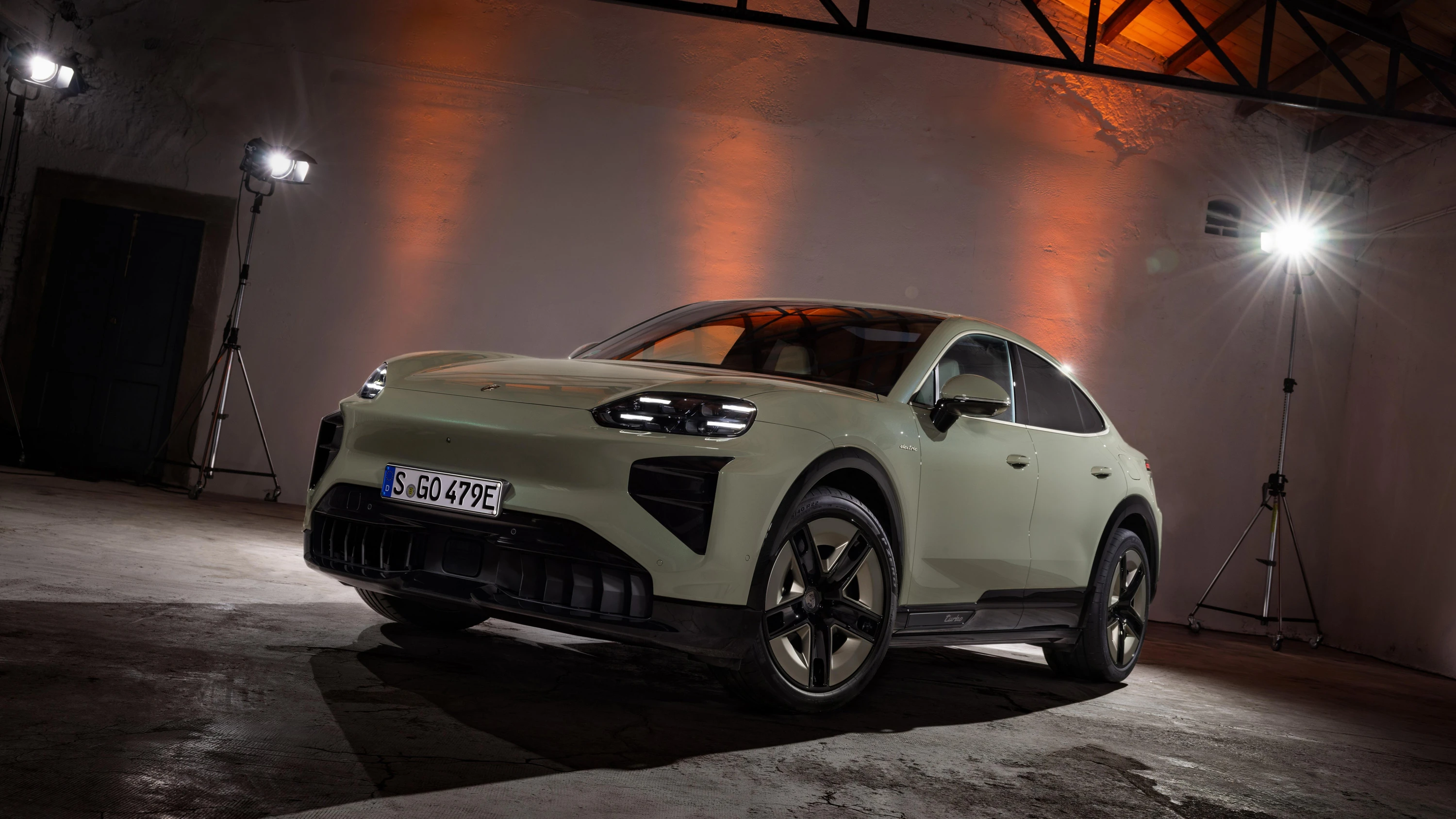 Porsche Cayenne Turbo Coupé exterior view