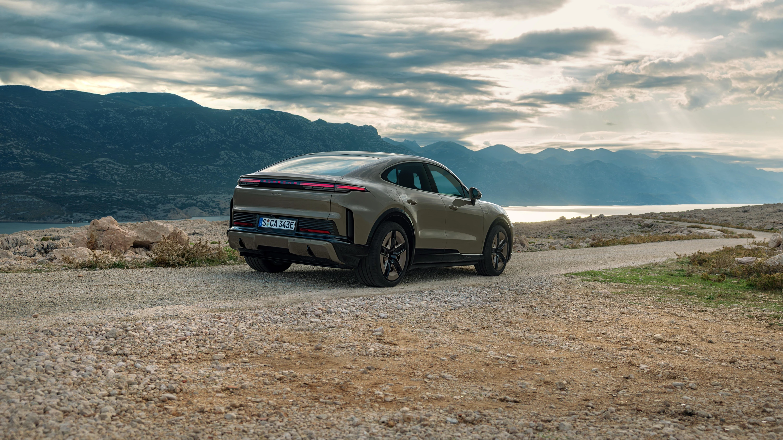 Porsche Cayenne Turbo Coupé exterior view